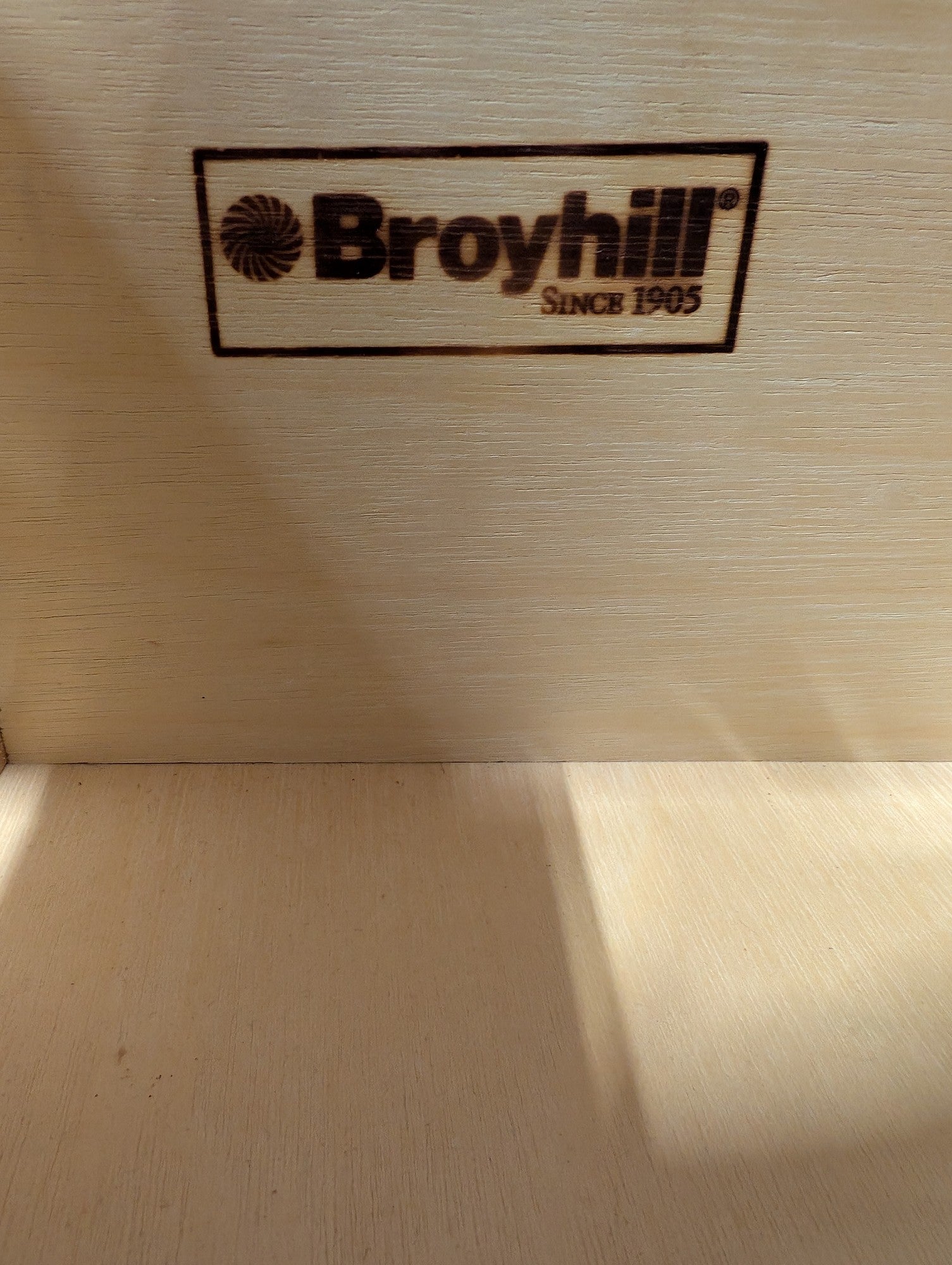 Broyhill Traditional Wood Nightstand with Storage Drawers