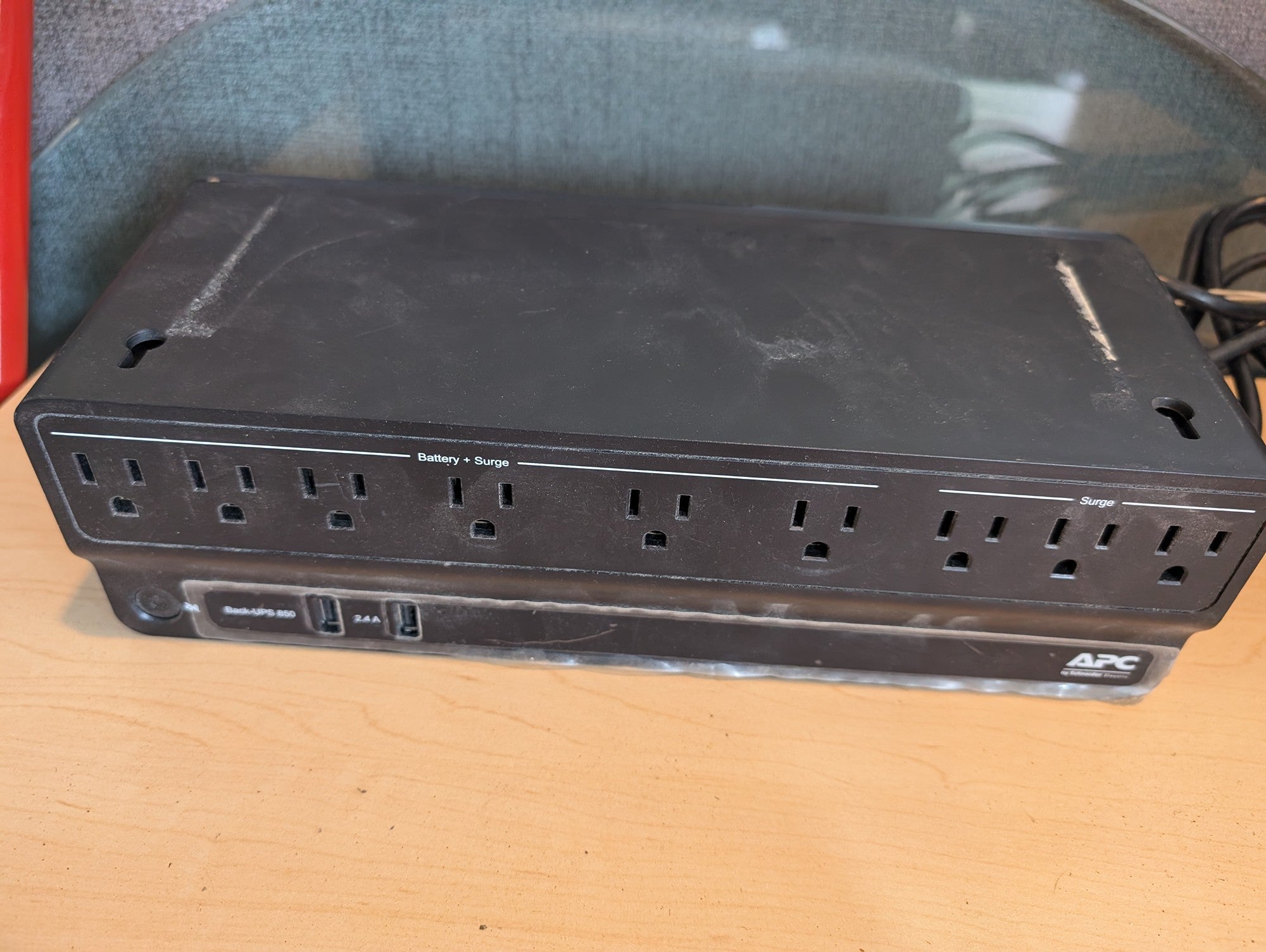 APC Back-UPS 850 BE850M2 Battery Backup Surge Protector