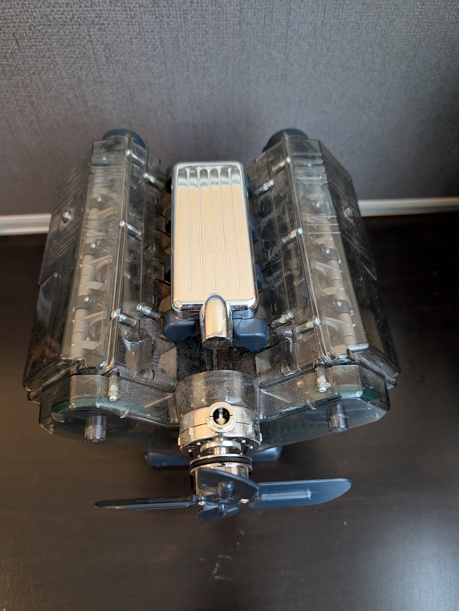Haynes V8 Engine Model Kit with Ignition Sound Assembly