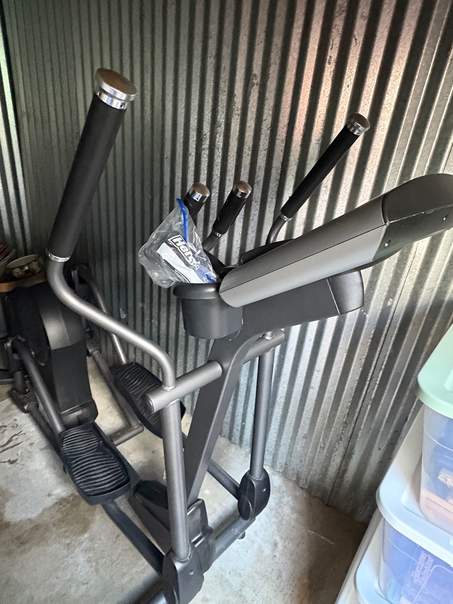 Life Fitness Advanced Home Elliptical Trainer