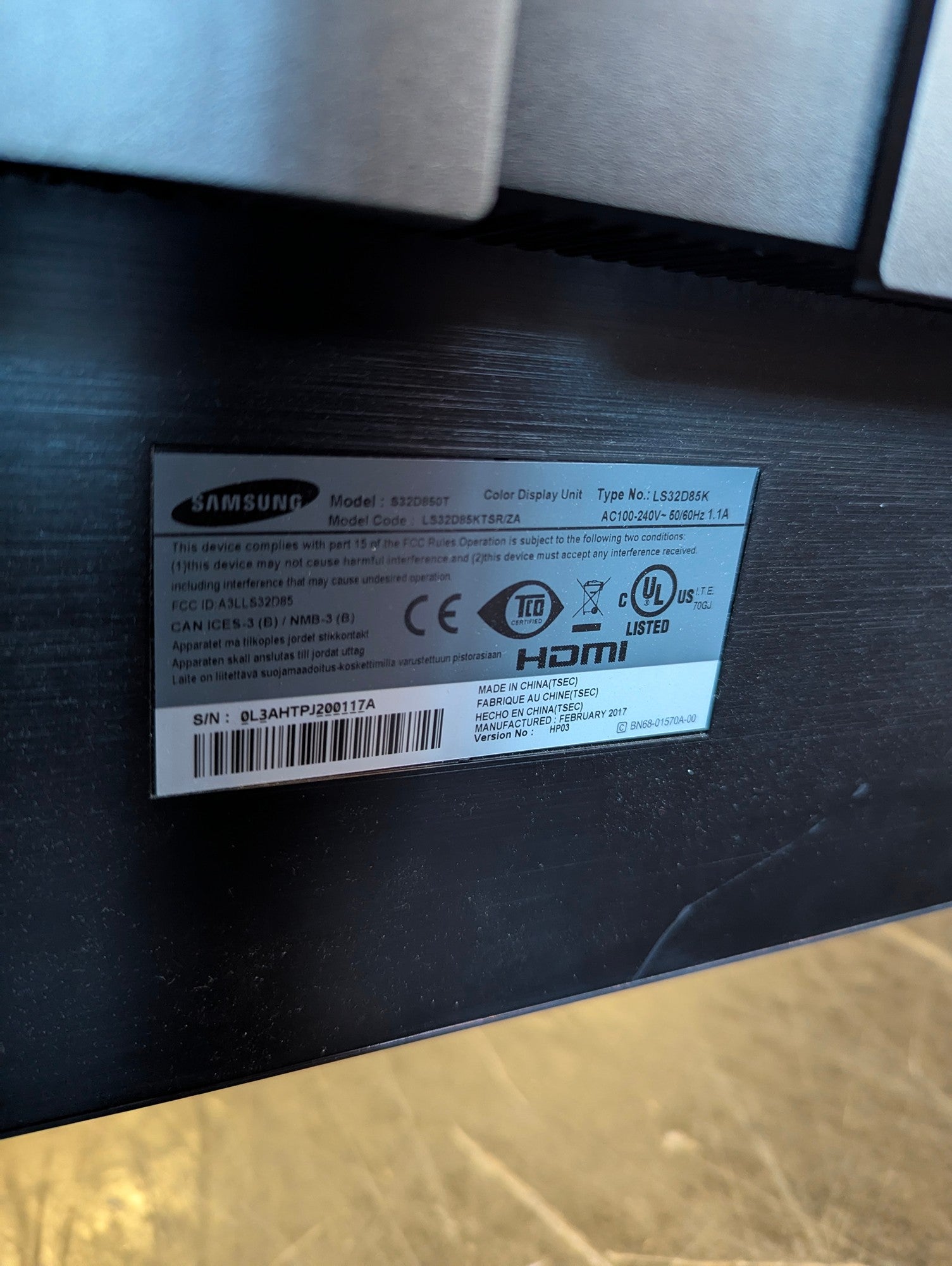 SAMSUNG S32D850T 32” Flat-Panel Display Monitor