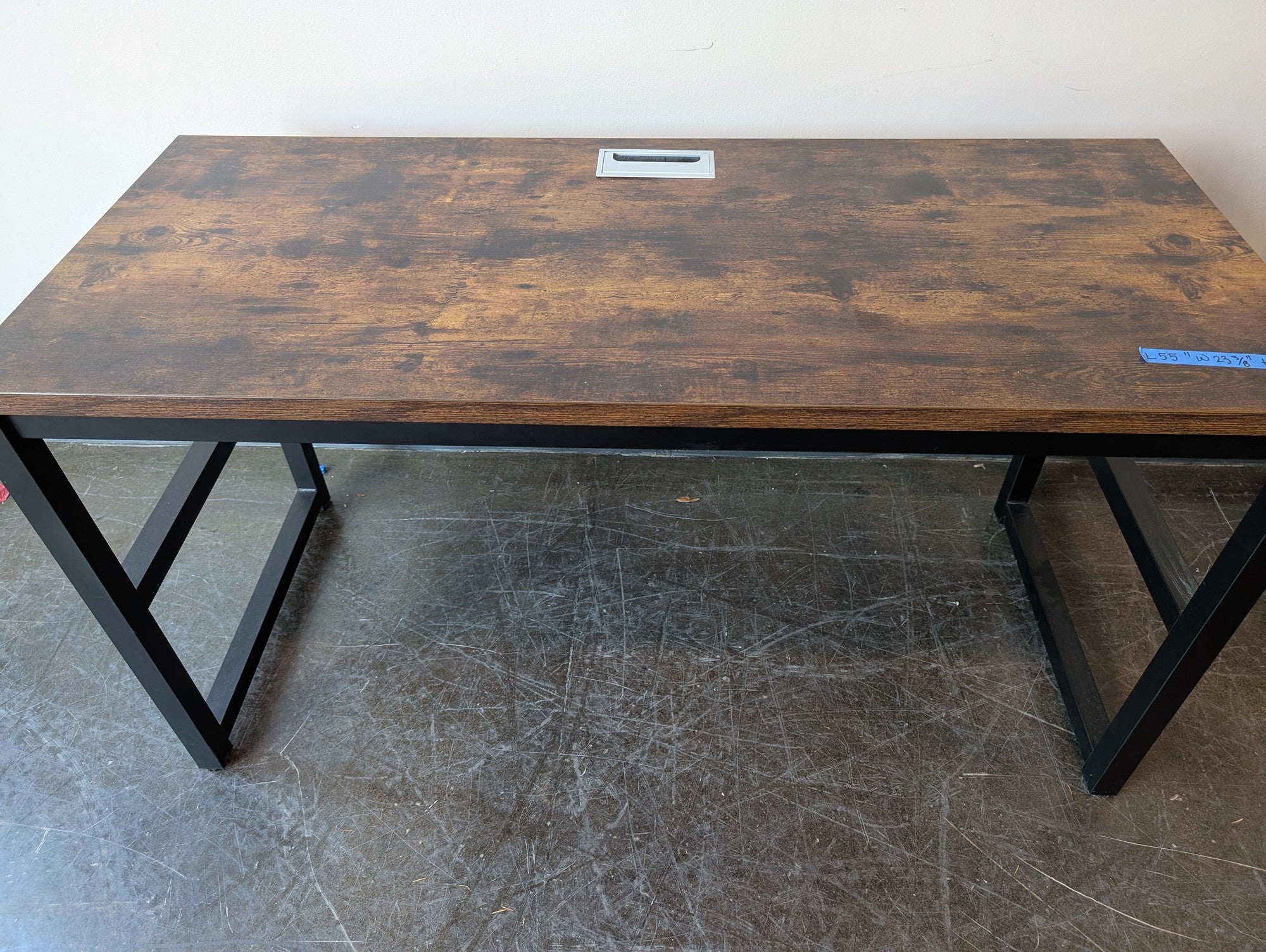 Spacious Industrial Style Computer Desk with Cable Management