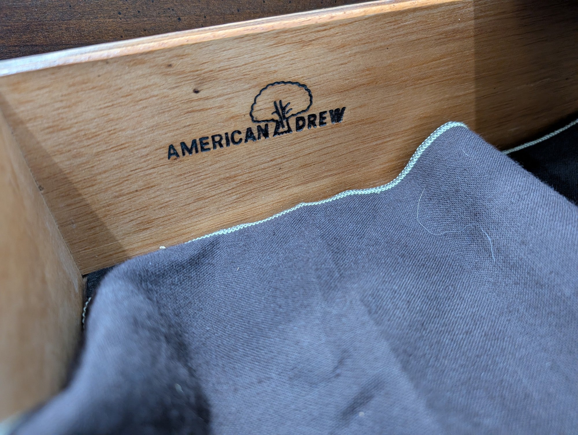 AMERICAN DREW Traditional Wood Sideboard Buffet Cabinet