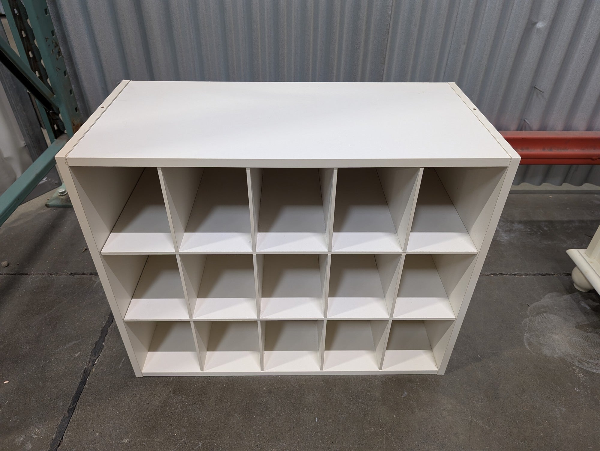 Versatile White 16-Cube Storage Organizer Shelf Unit