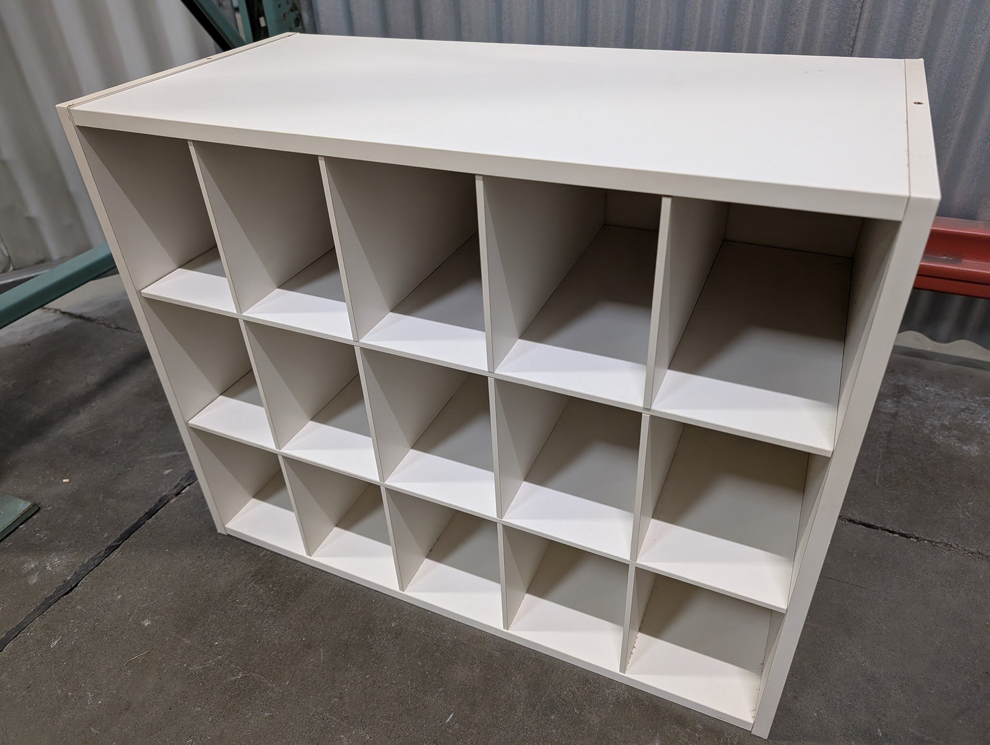 Versatile White 16-Cube Storage Organizer Shelf Unit