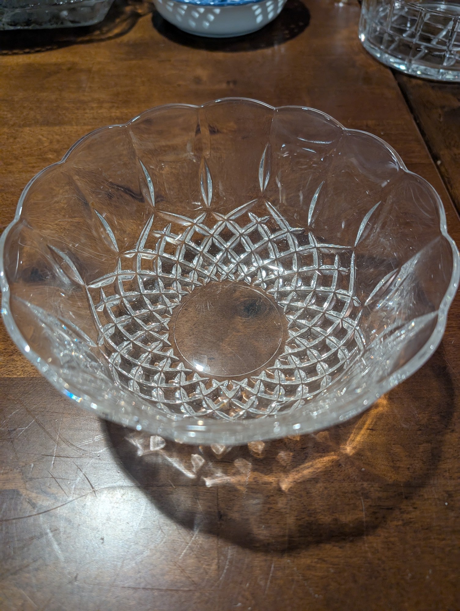 Scalloped Rim Clear Glass Serving Bowl with Diamond Cut Pattern
