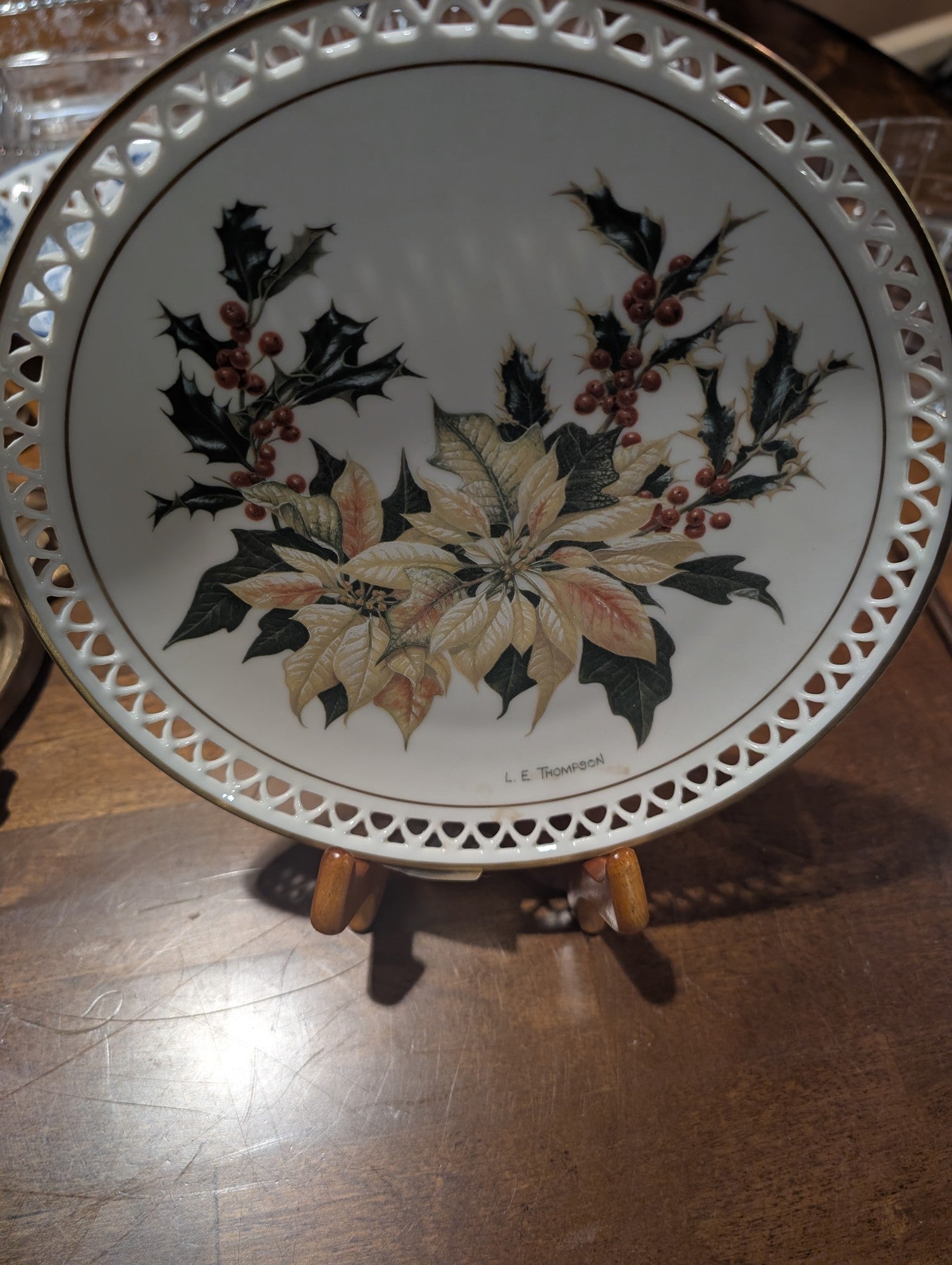Bing & Grondahl Linda Thompson December Poinsettia Holly Porcelain Collector Plate 1985 Pierced Border
