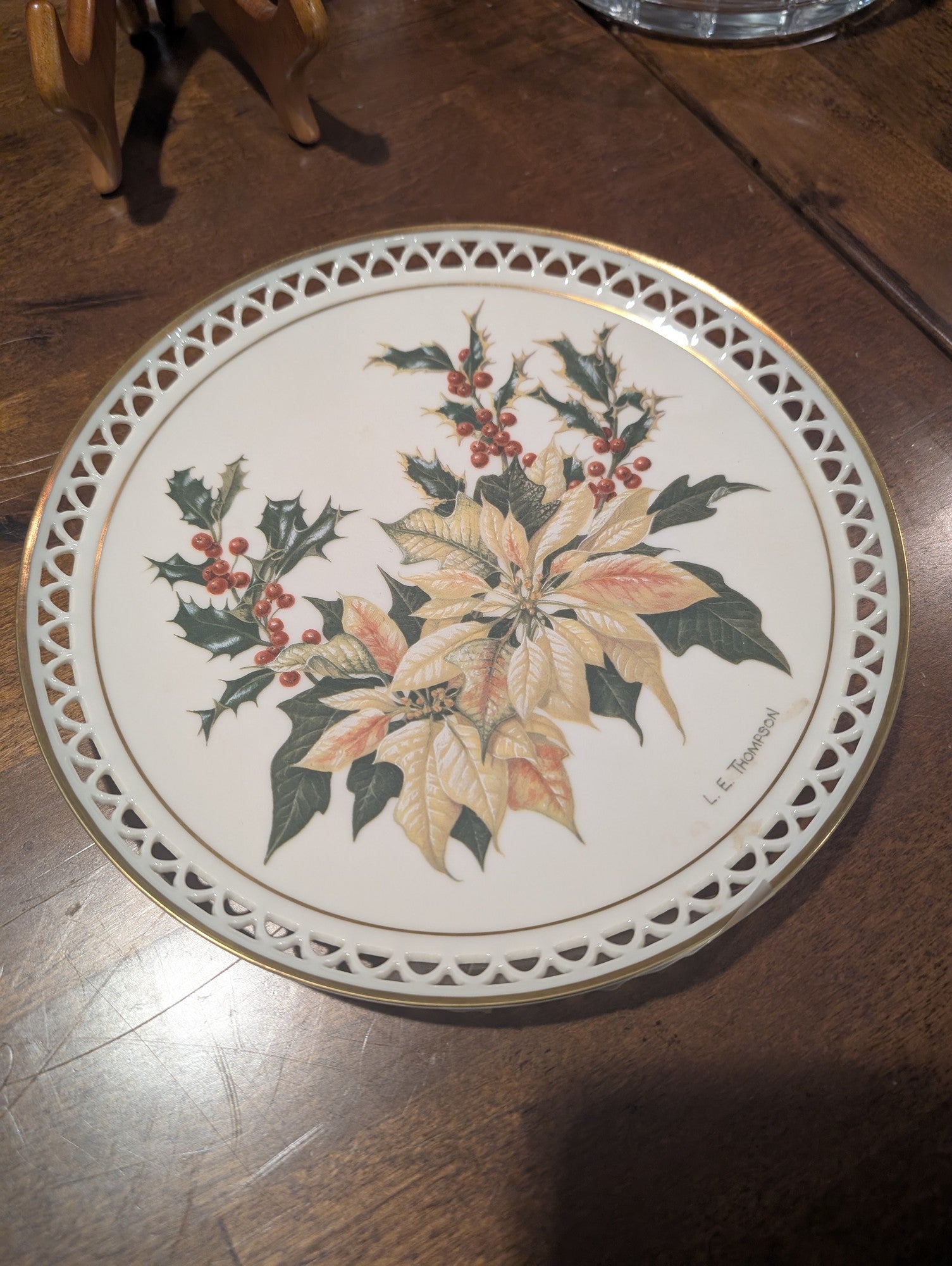 Bing & Grondahl Linda Thompson December Poinsettia Holly Porcelain Collector Plate 1985 Pierced Border