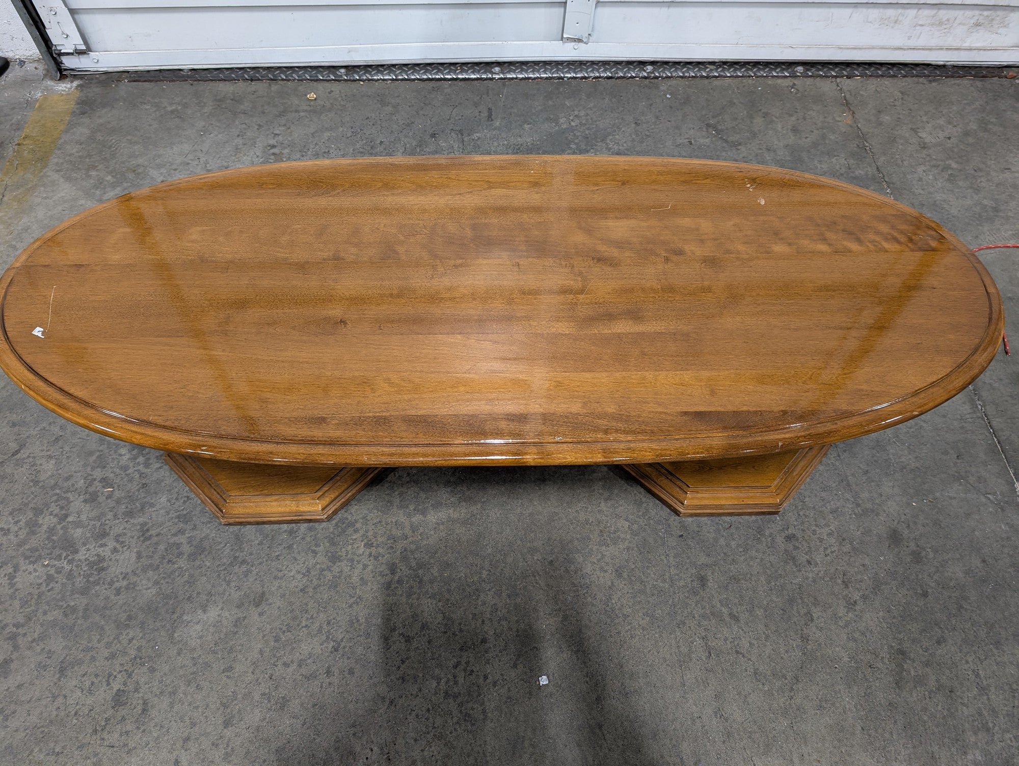 SALEM HOUSE Classic Oval Wood Dining Table with Pedestal Bases