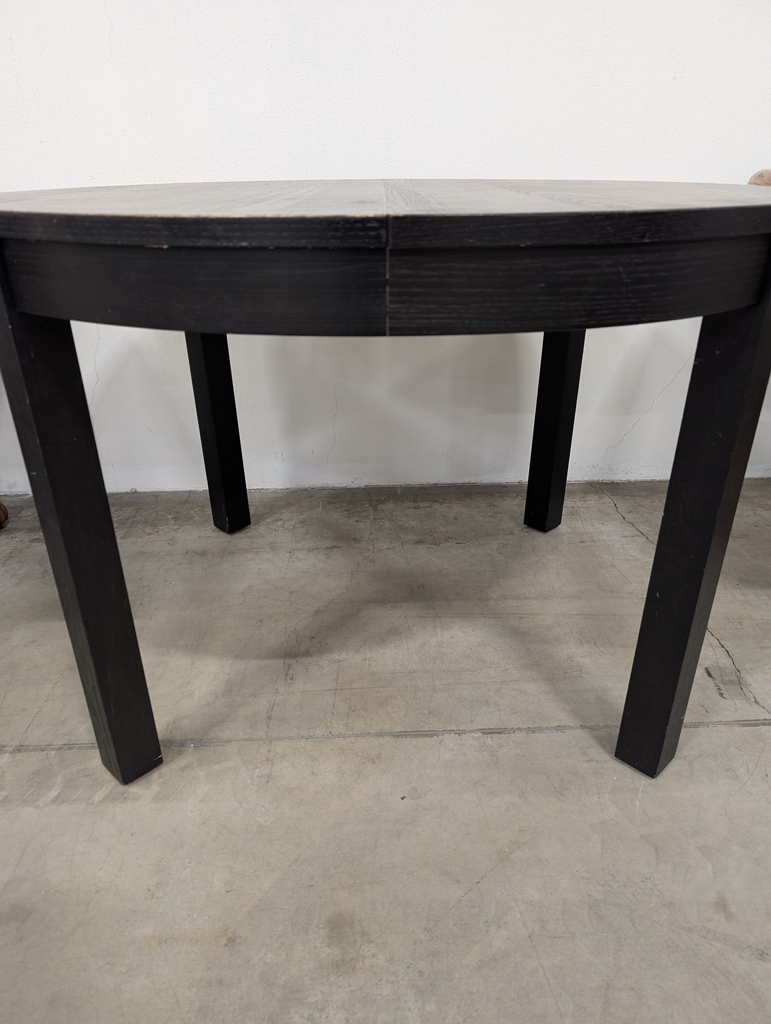 Modern Black Round Dining Table