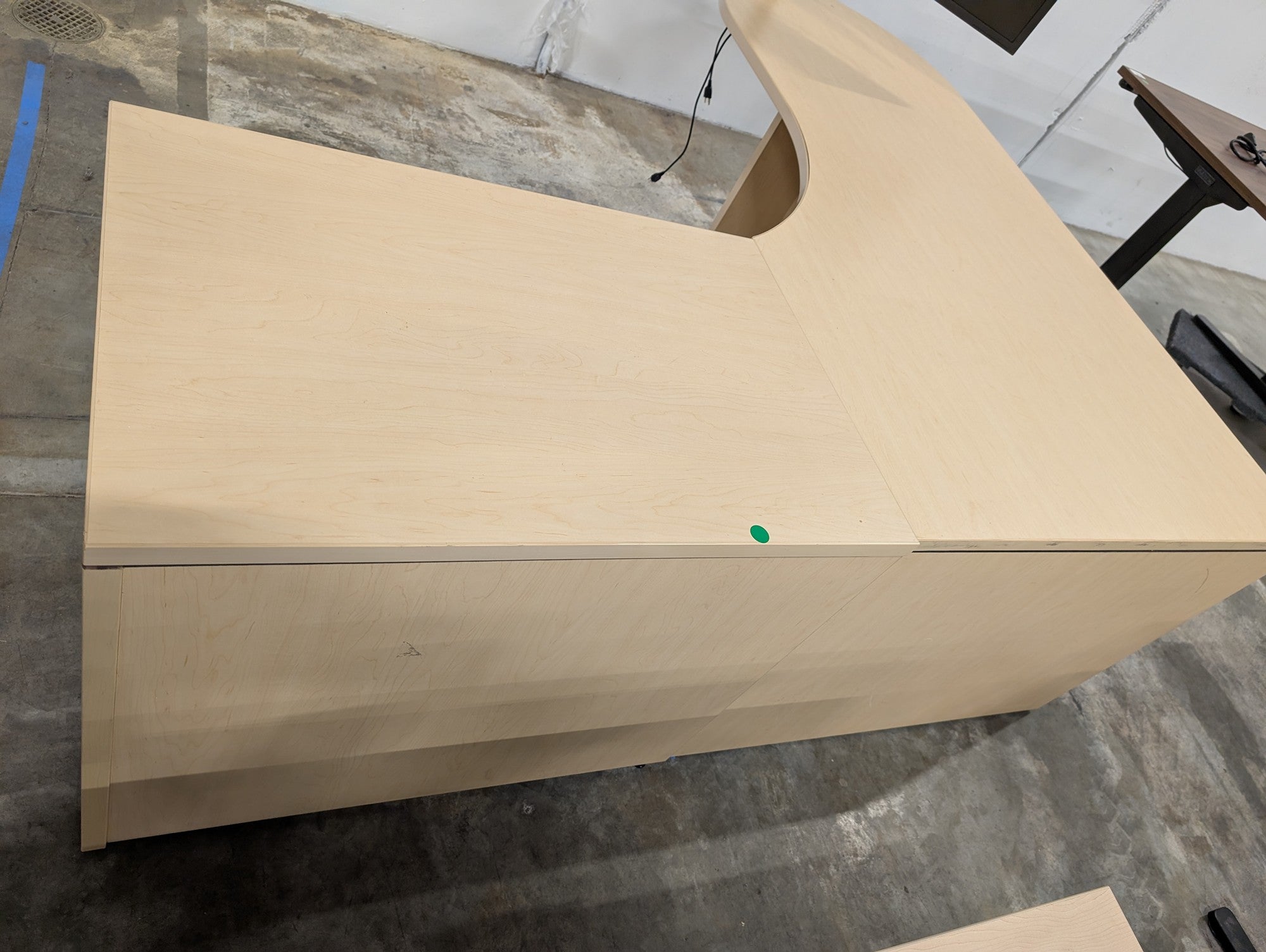 Light Wood Tone L-Shaped Corner Office Workstation Desk