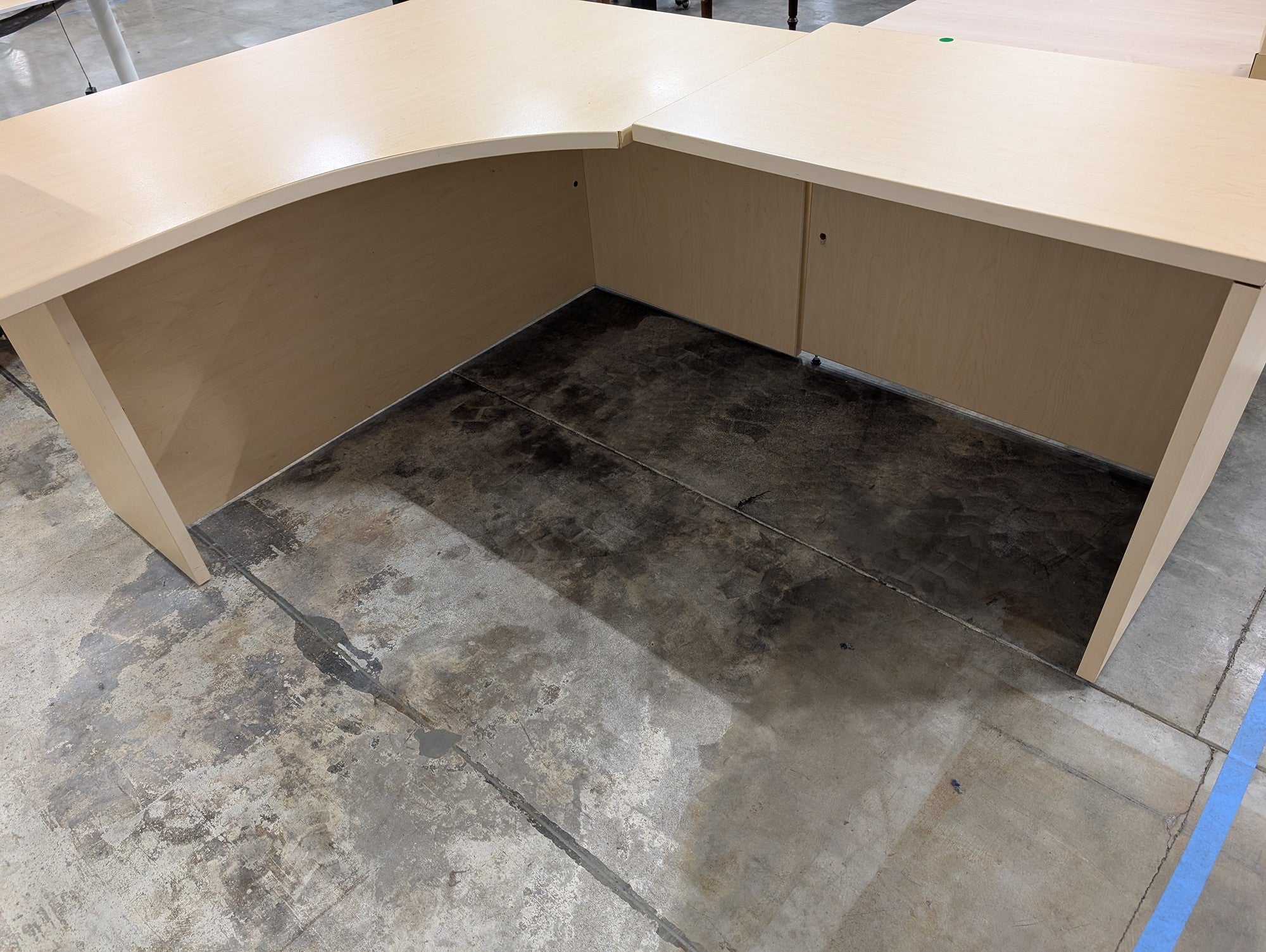 Light Wood Tone L-Shaped Corner Office Workstation Desk