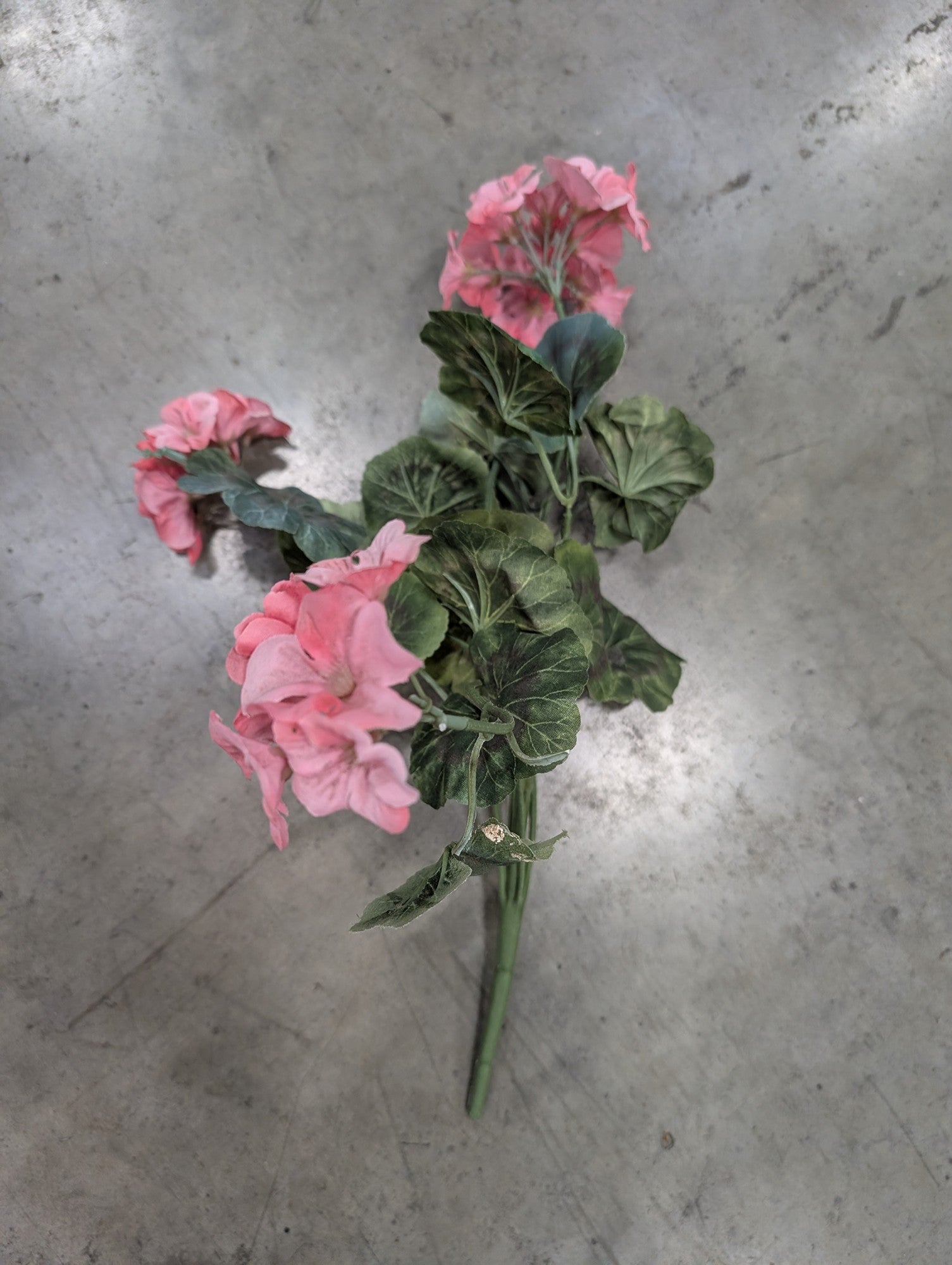 Realistic Pink Geranium Artificial Flower Bundle - Fabric & Plastic Decor