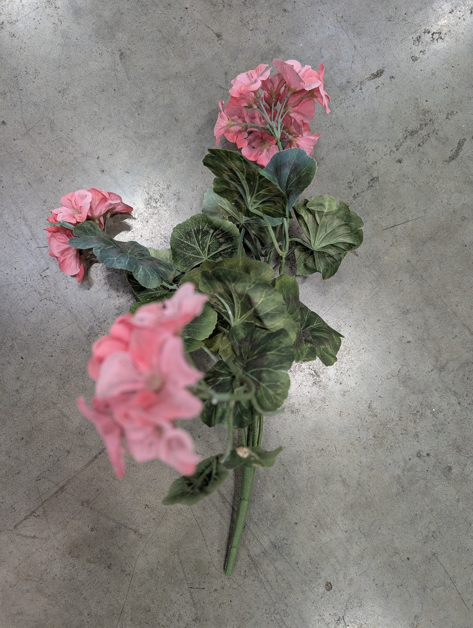 Realistic Pink Geranium Artificial Flower Bundle - Fabric & Plastic Decor