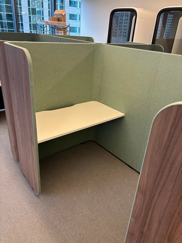 OFS Heya Privacy Focus Desk – Acoustic Workstation (4 Available)