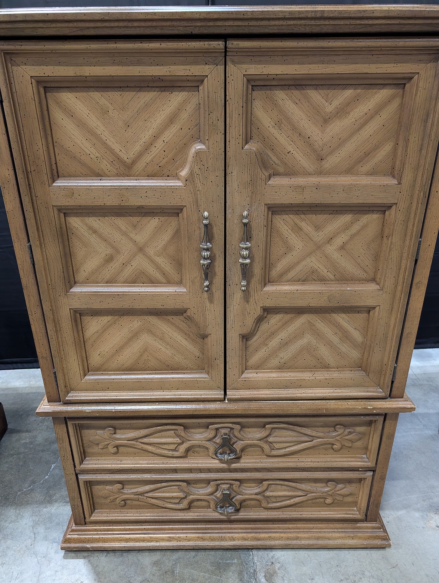 Bassett Furniture Wood Dresser Chest with Decorative Doors