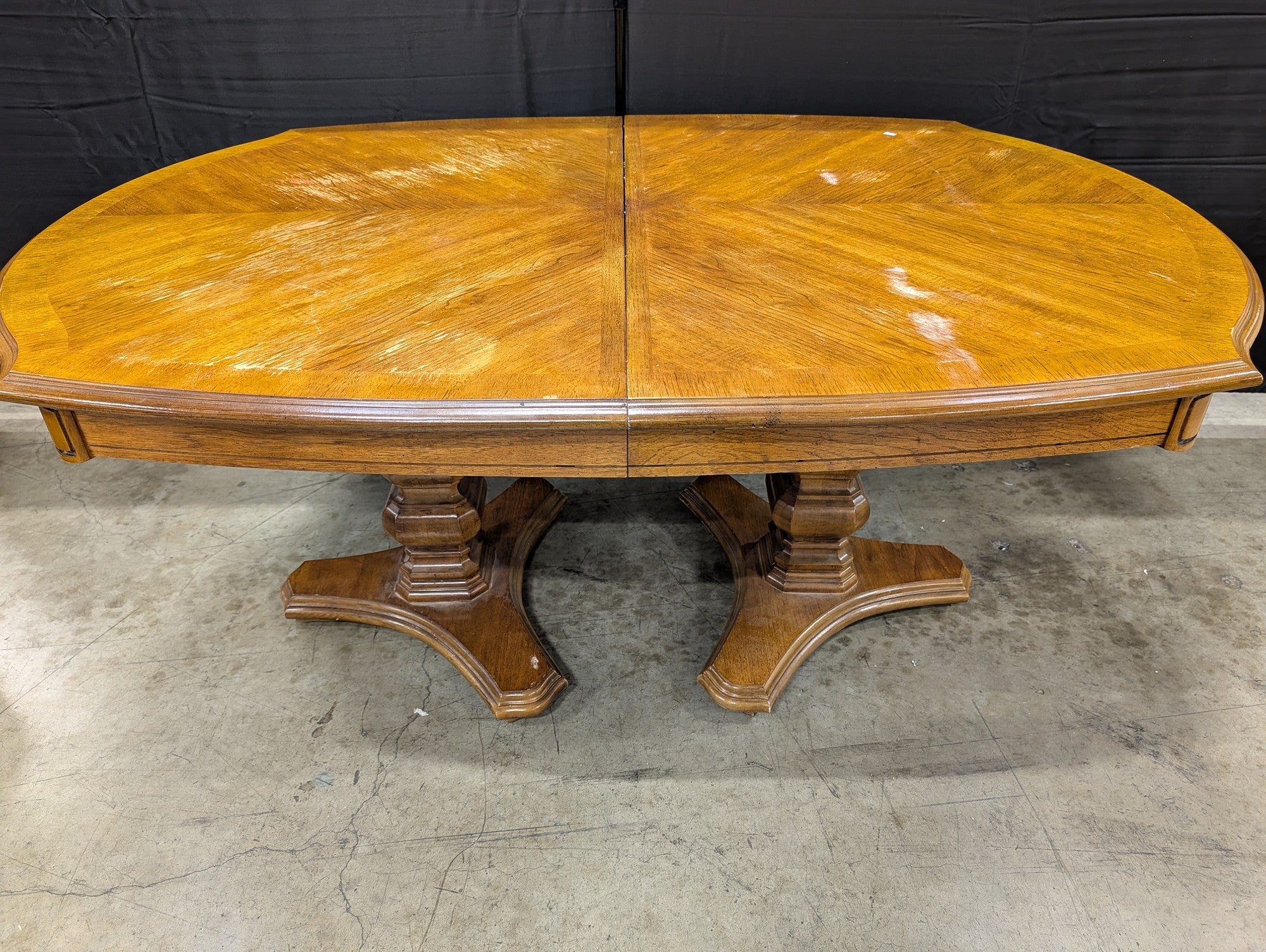 Classic Oval Wood Pedestal Dining Table