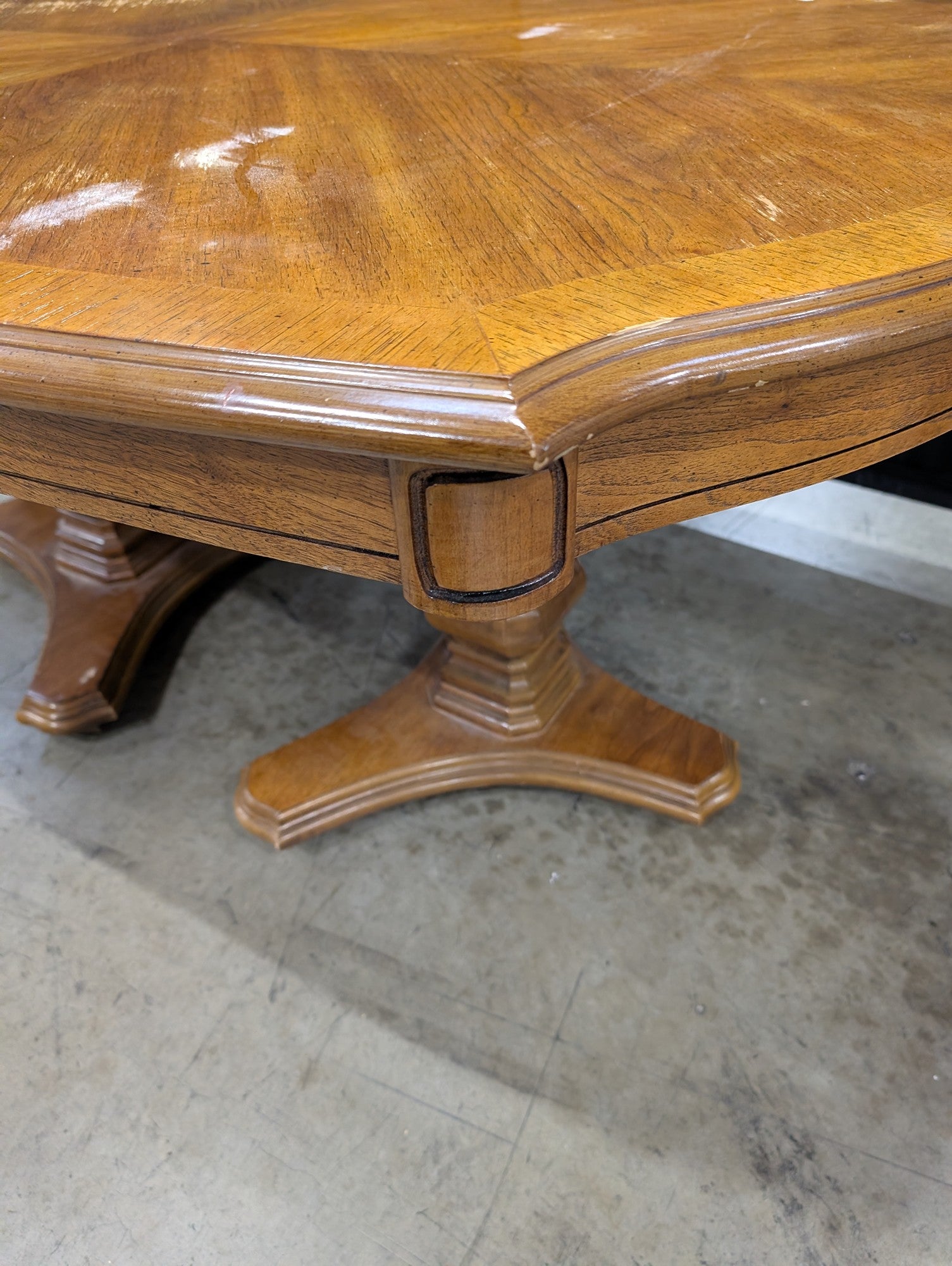 Classic Oval Wood Pedestal Dining Table