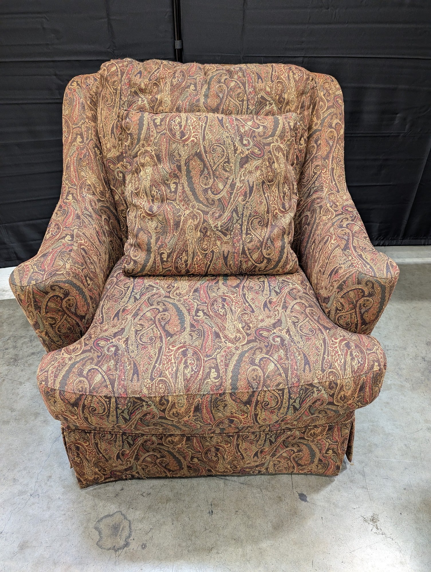 Sherrill Furniture Traditional Paisley Upholstered Armchair