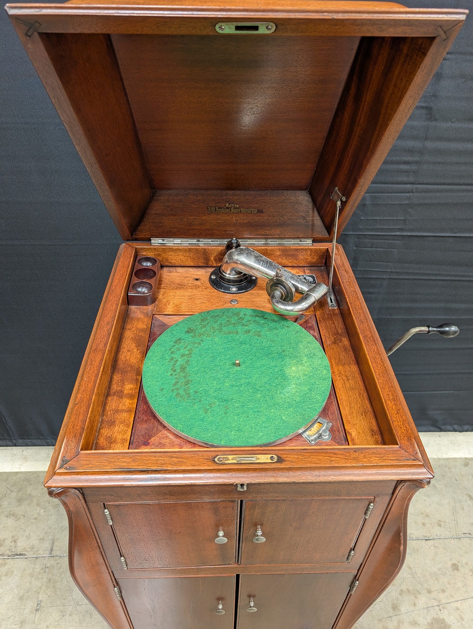 Vintage Victor VV-XI Victrola Phonograph Wood Cabinet