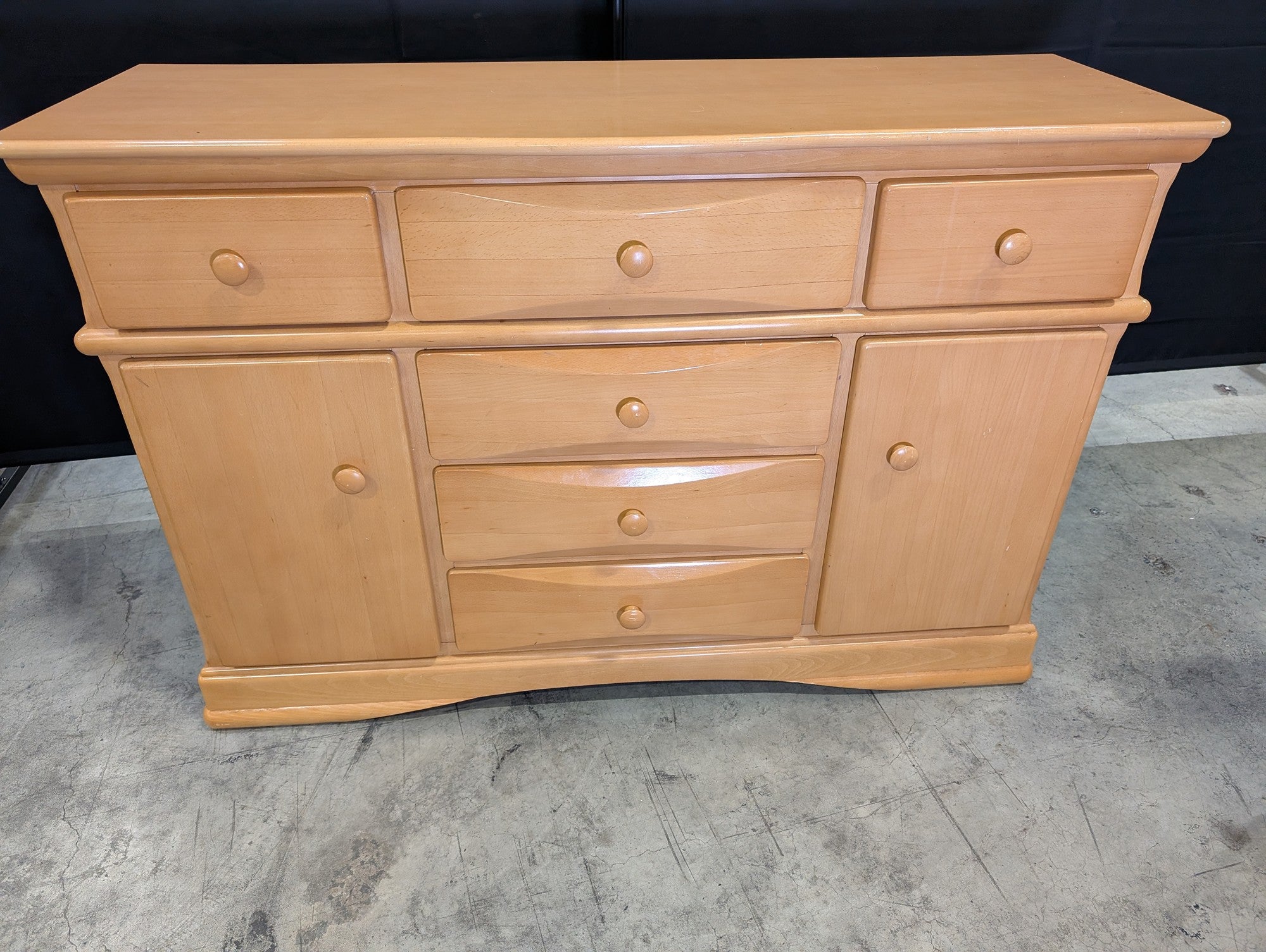 Natural Tone Multi-Drawer Storage Dresser with Side Cabinets