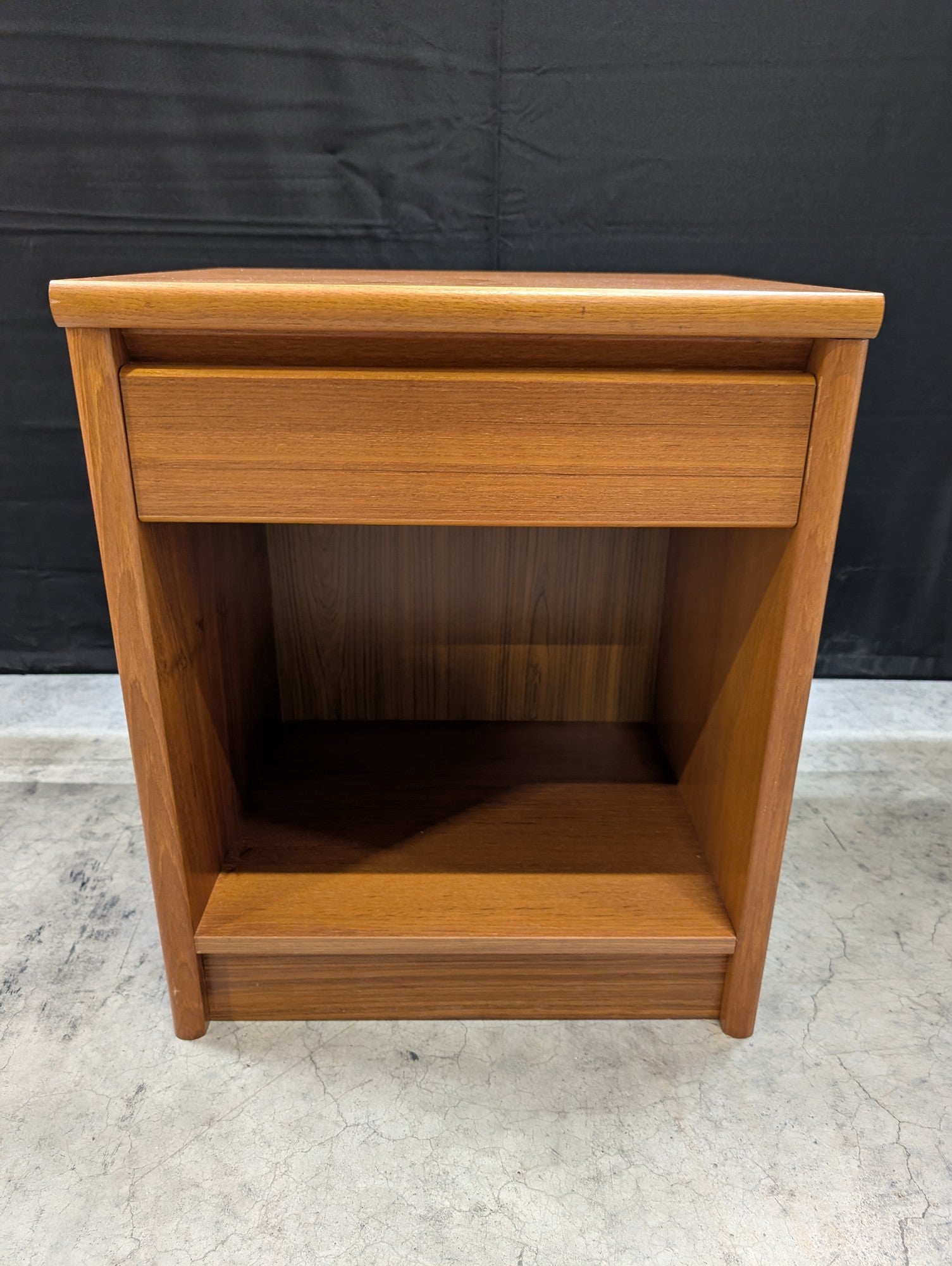 Mid-Century Style Wood Nightstand with Drawer and Open Shelf