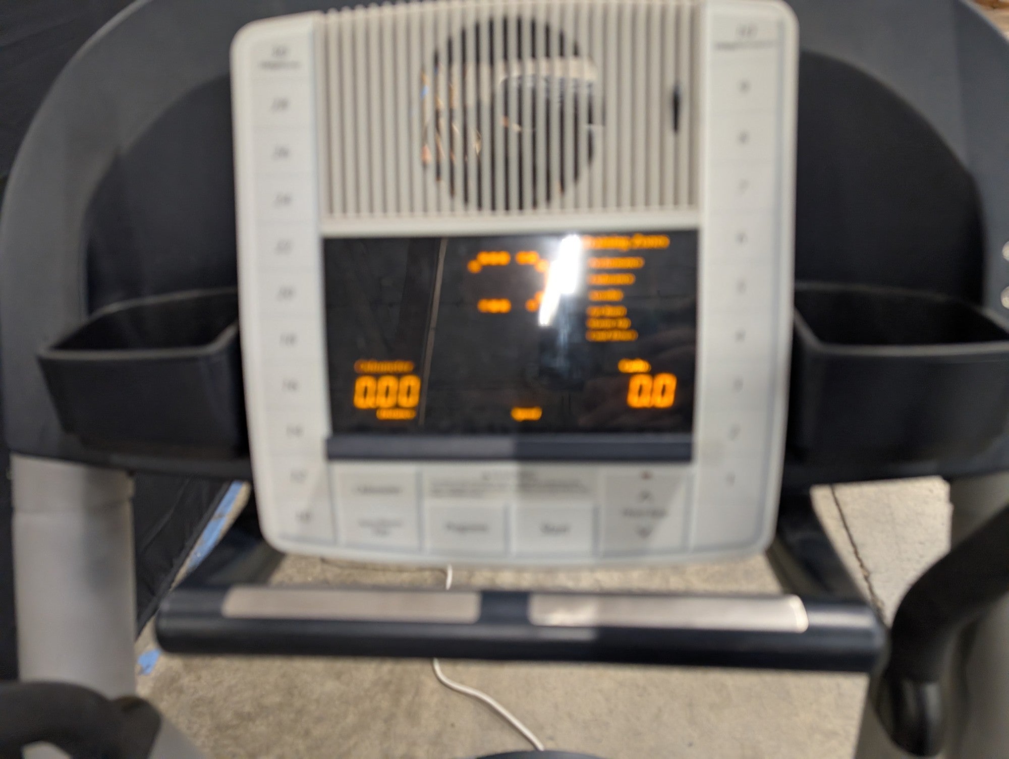 NordicTrack CX 1055 Power Ramp Elliptical Trainer