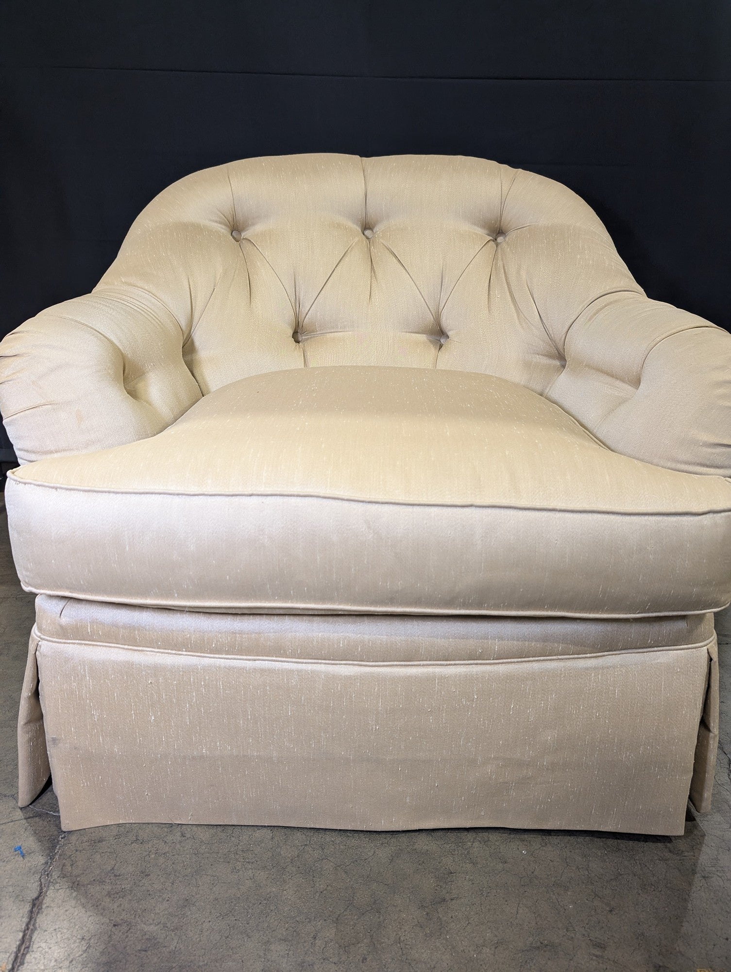 Henredon Classic Tufted Upholstered Club Chair