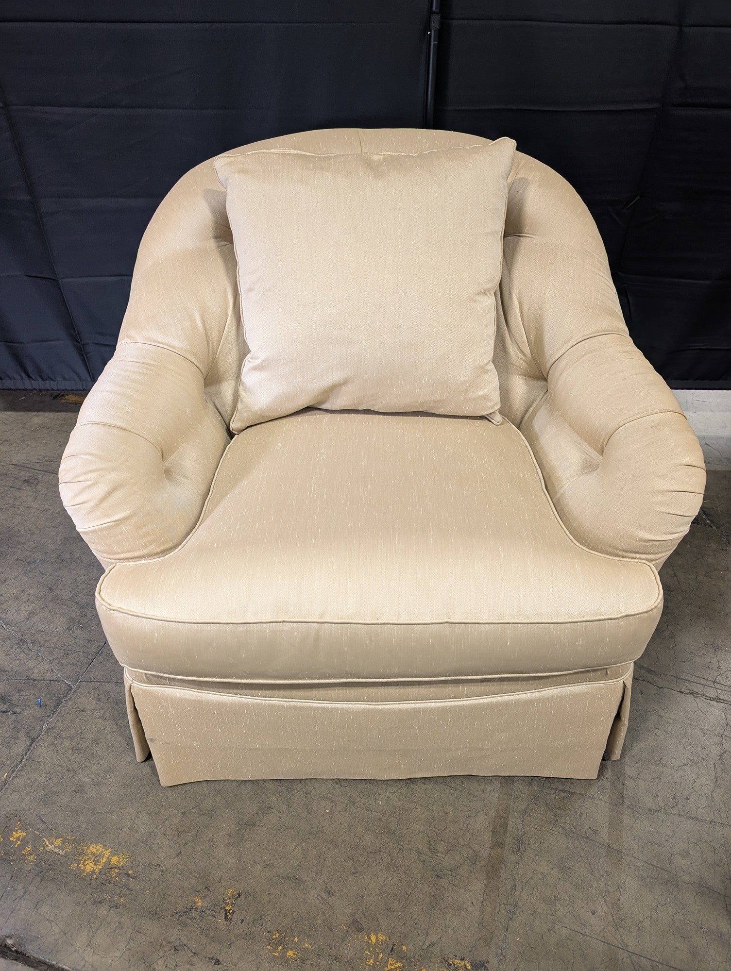 Henredon Classic Tufted Upholstered Club Chair