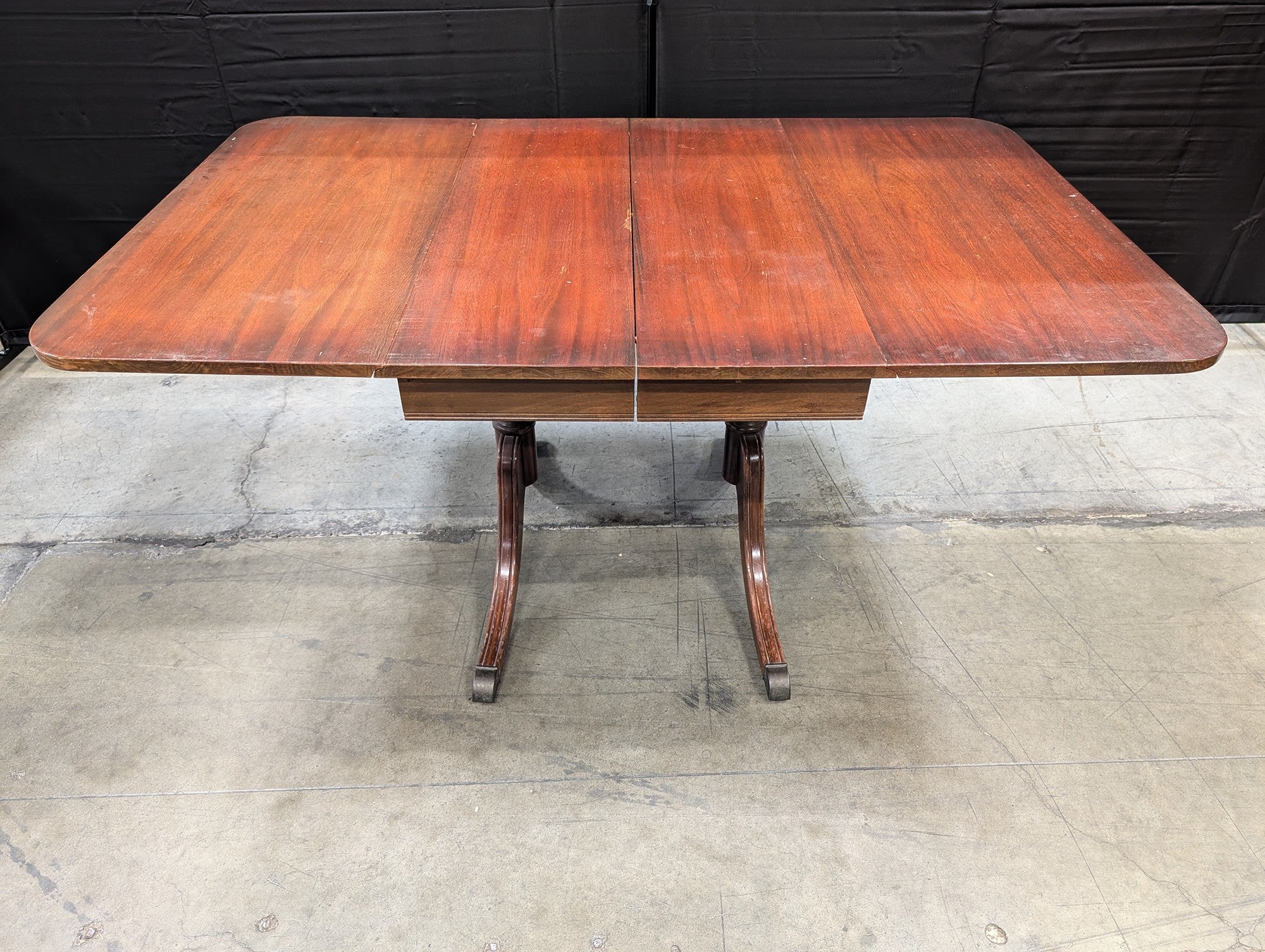 Traditional Hardwood Drop-Leaf Dining Table with Pedestal Base