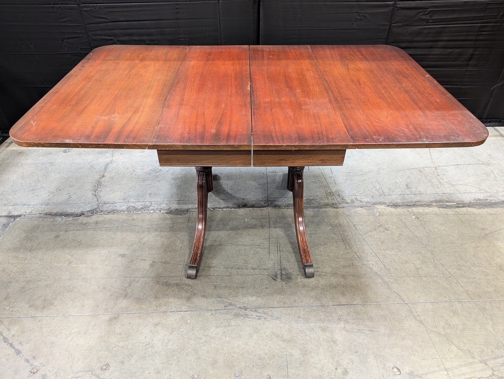 Traditional Hardwood Drop-Leaf Dining Table with Pedestal Base
