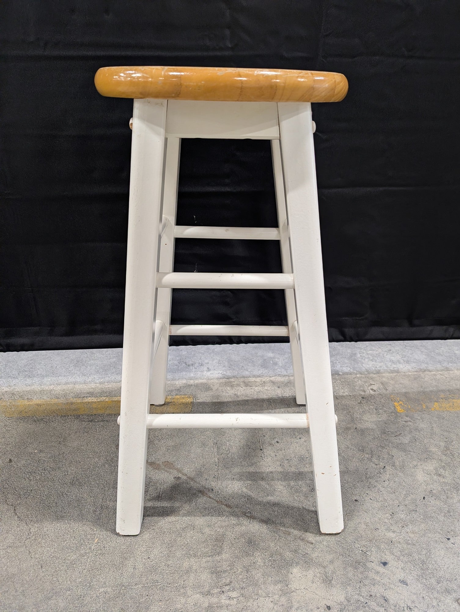 Two-Tone Wooden Bar Stool with Round Seat