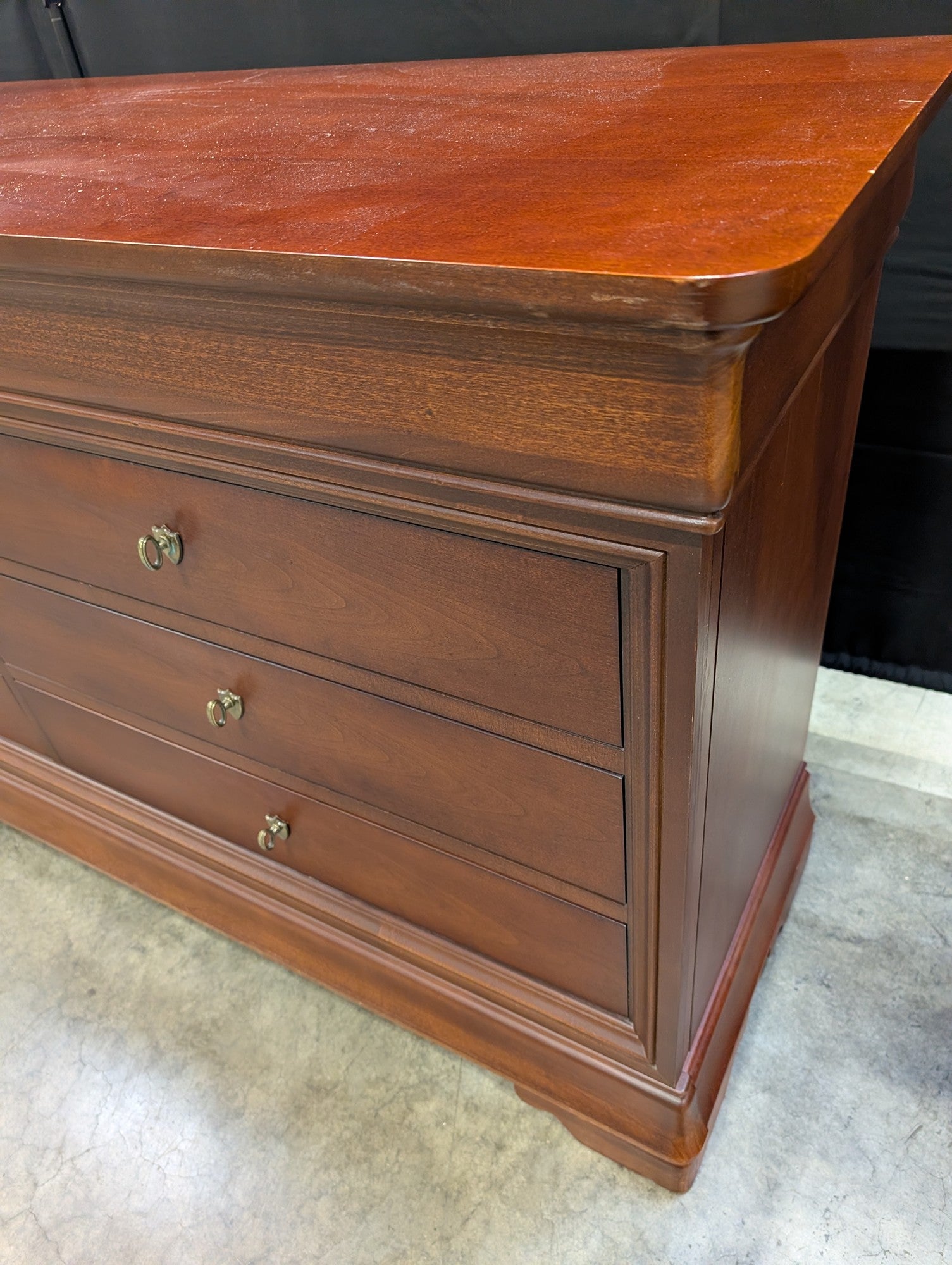 Thomasville Impressions Classic Hardwood Dresser Chest of Drawers