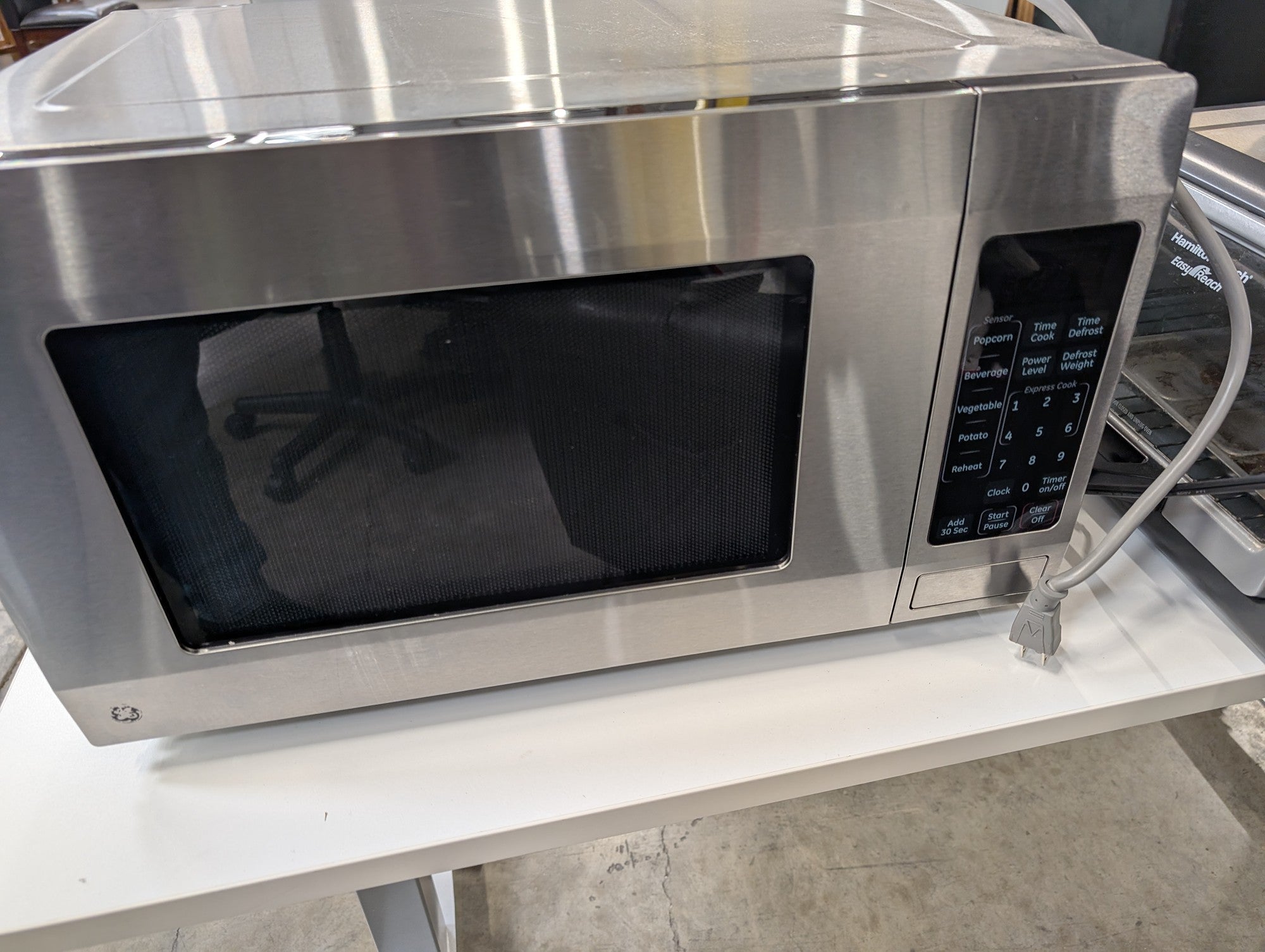 GENERAL ELECTRIC Stainless Steel Countertop Microwave Oven