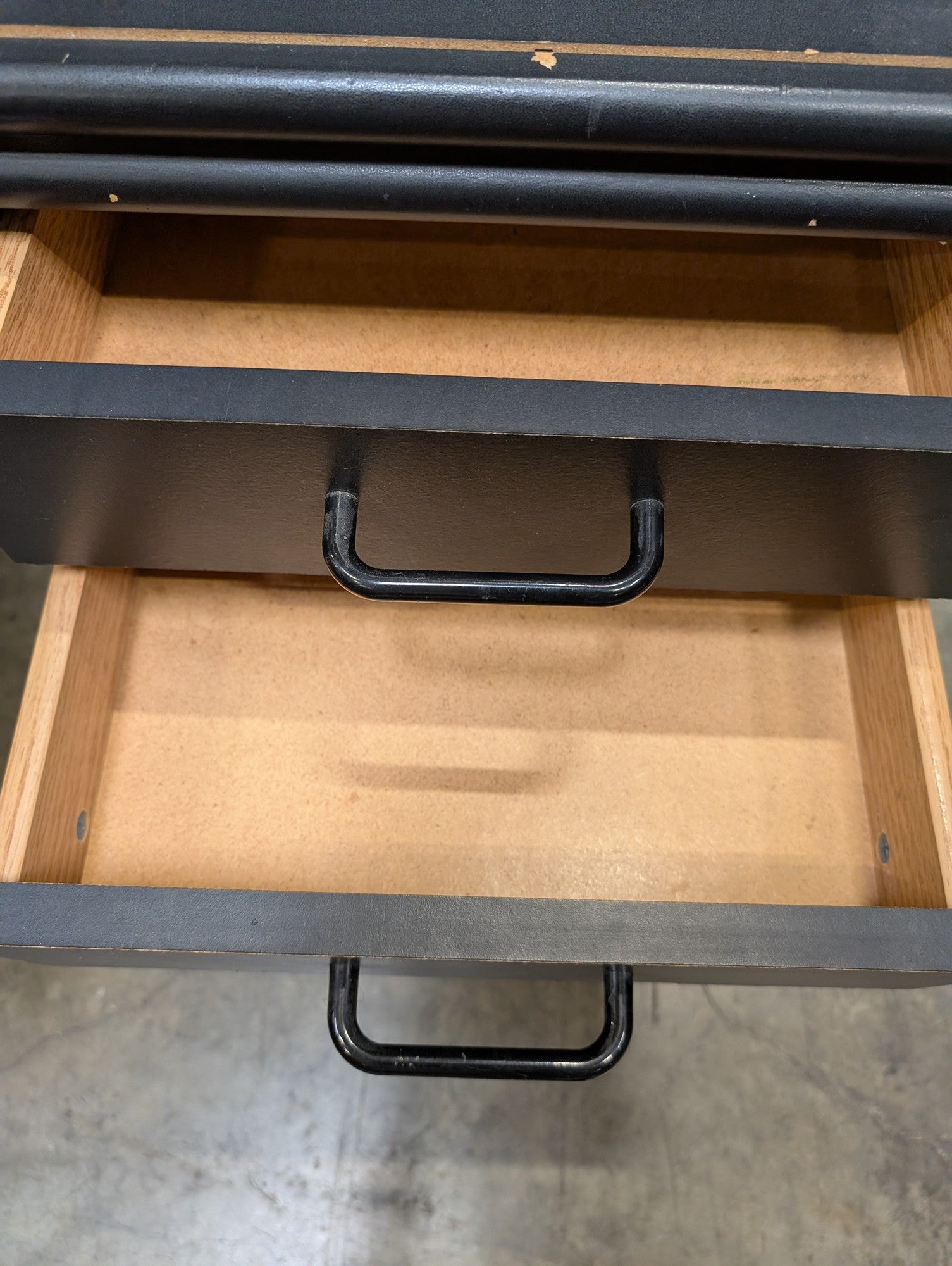 Poor condition Compact Black Three-Drawer Storage Cabinet