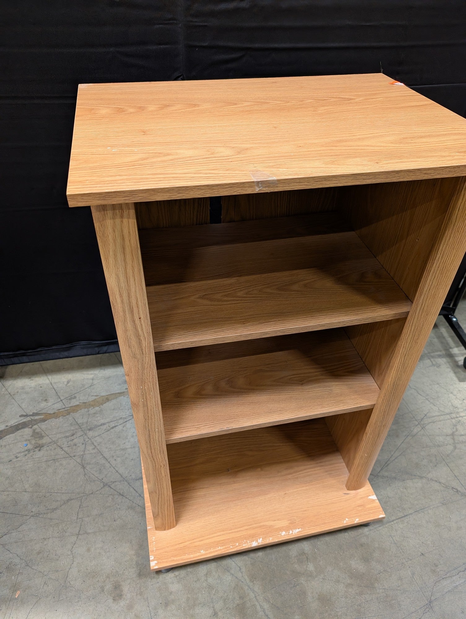 Mobile Wood Grain 4-Tier Storage Shelf with Tapered Design