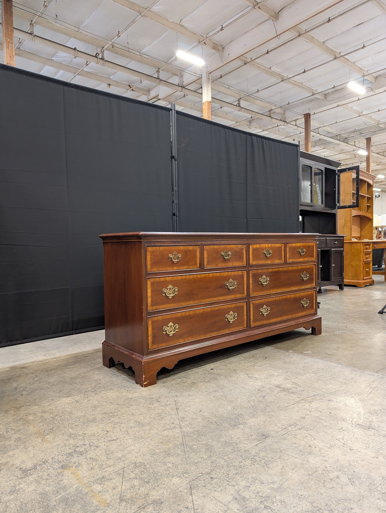 Dixie Traditional Wood Ten-Drawer Dresser
