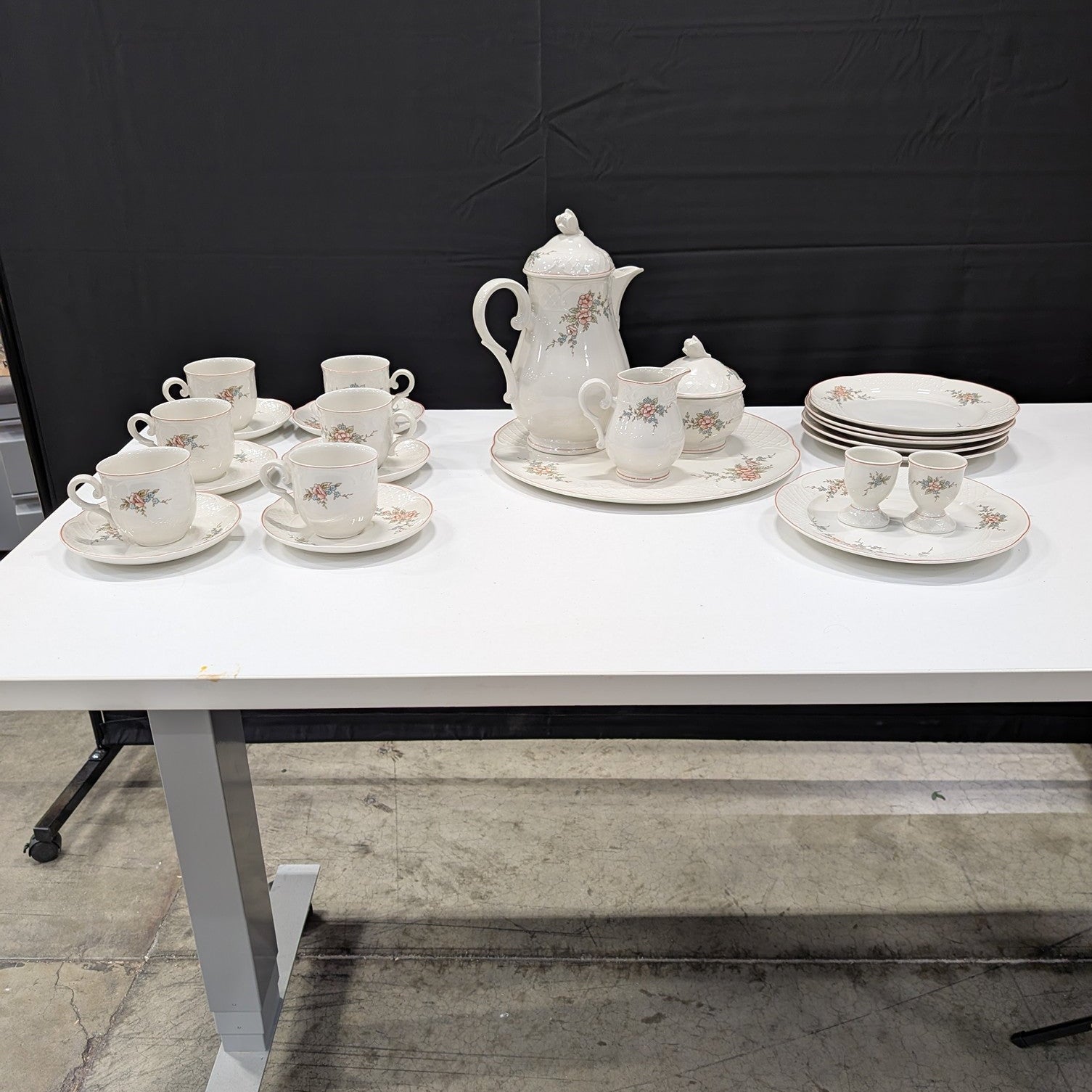 Charming Villeroy & Boch Rosette Floral Porcelain Dinnerware Tea Coffee Set