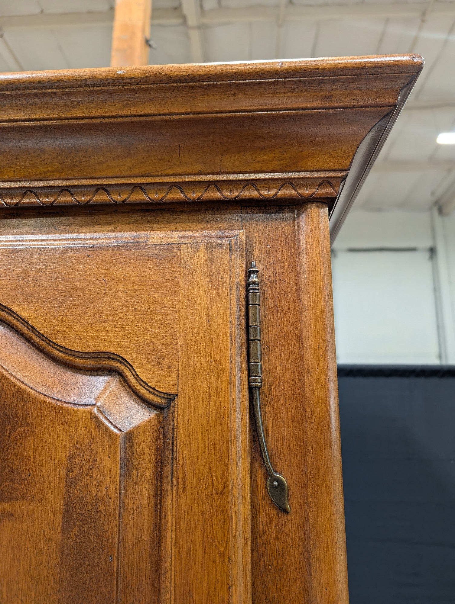 Ethan Allen Solid Wood French Country Armoire / Wardrobe / Dresser – Excellent Condition