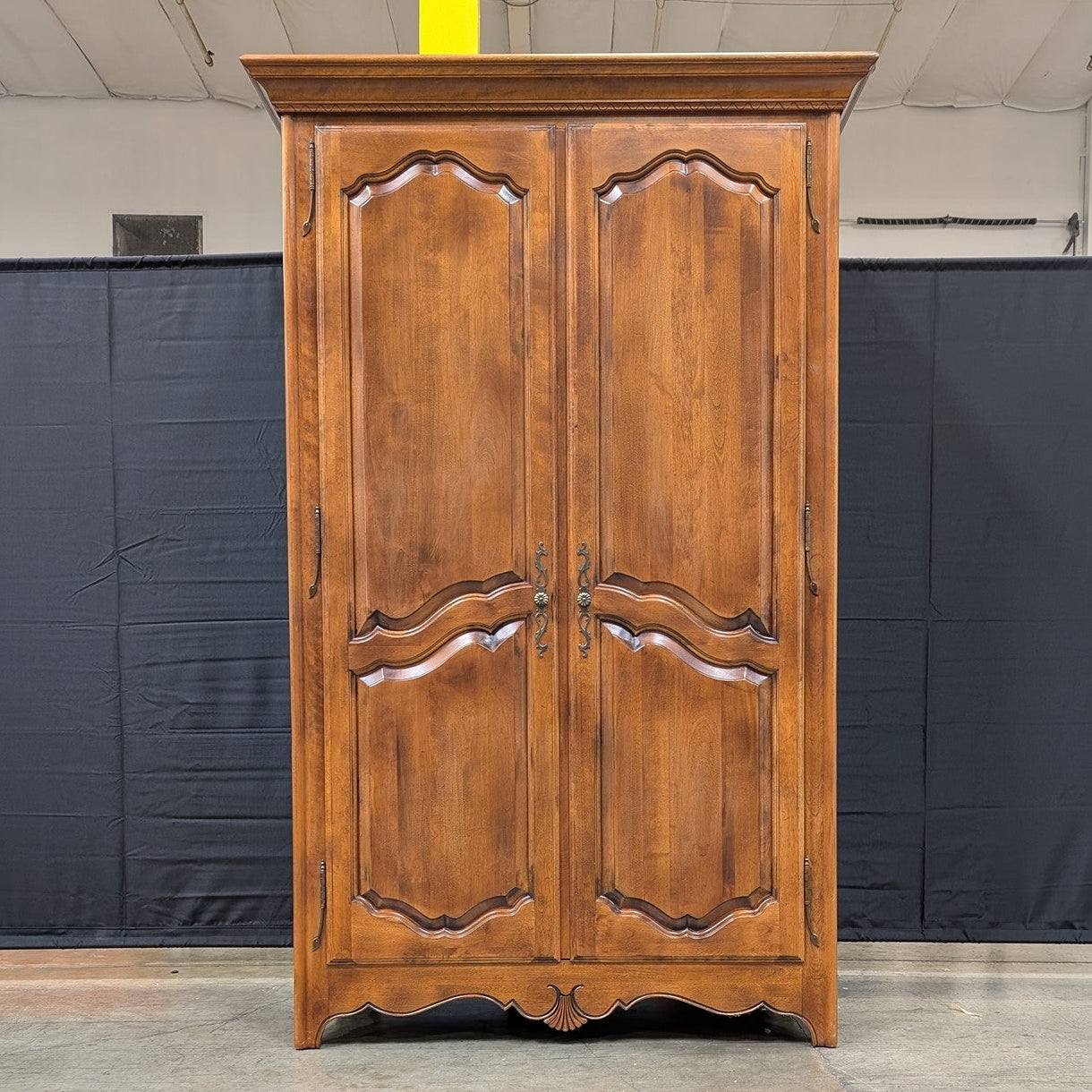 Ethan Allen Solid Wood French Country Armoire / Wardrobe / Dresser – Excellent Condition