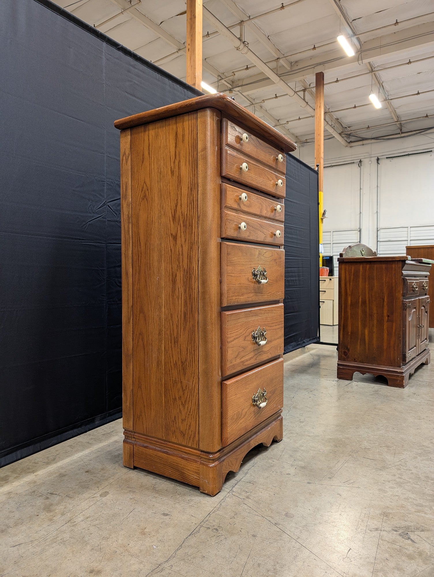 Bassett Traditional Wood Lingerie Chest with Vanity Top