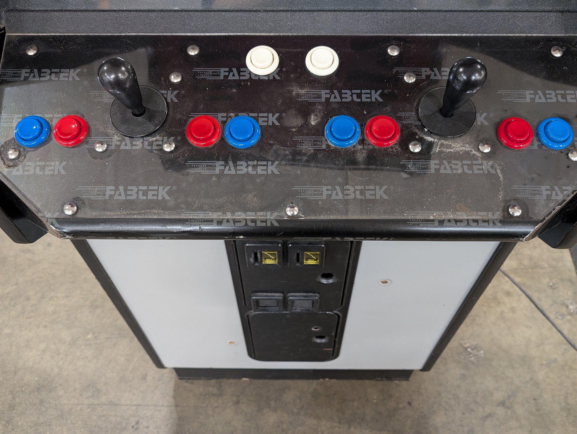 DOES NOT TURN ON** Dynamo Multicade Classic Upright Arcade Game Cabinet