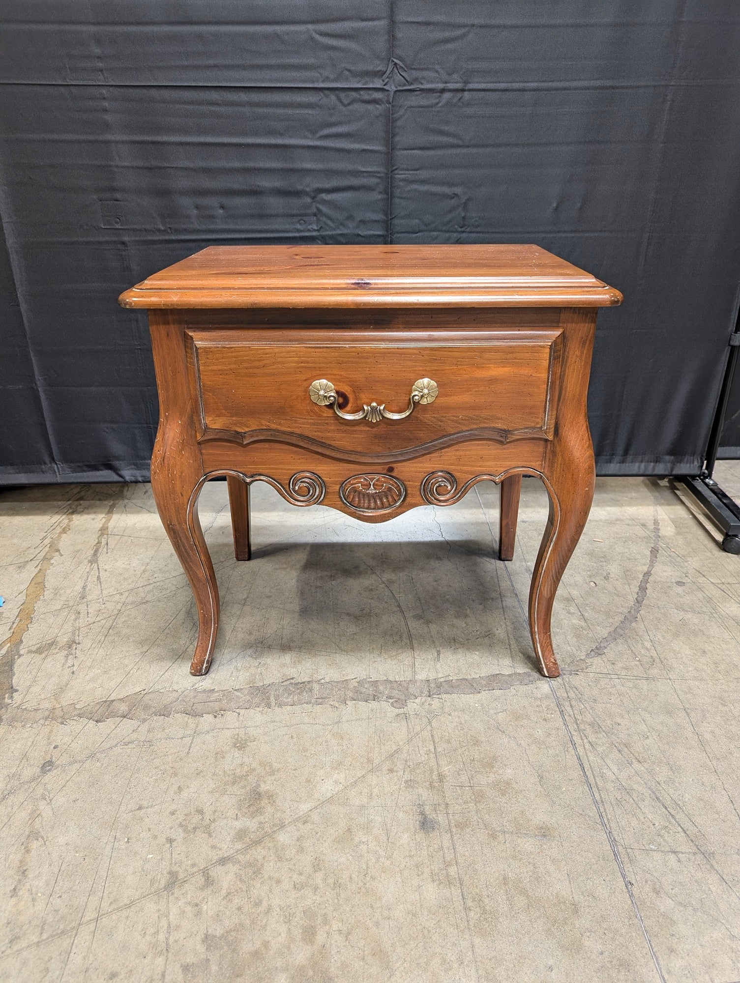 Ethan Allen Traditional French Provincial Style Wood Nightstand
