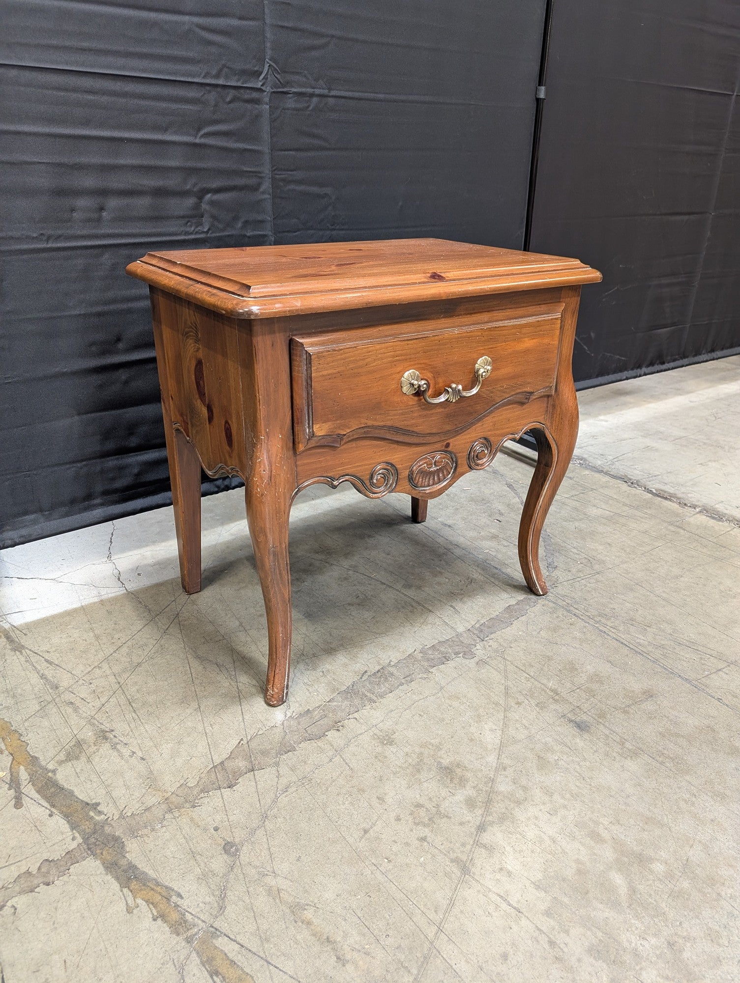 Ethan Allen Traditional French Provincial Style Wood Nightstand