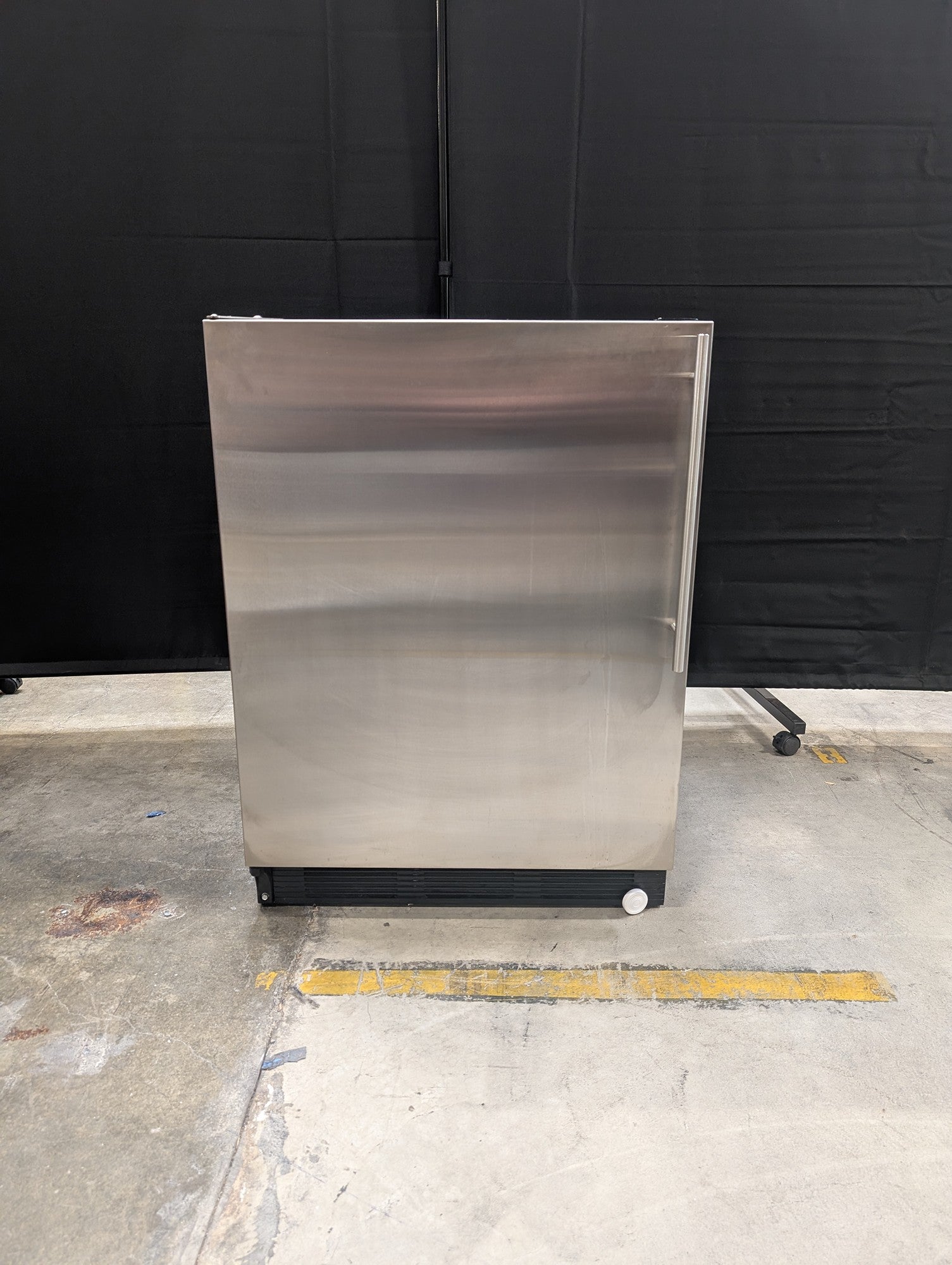 Accucold AL752BBISSHVLHD Stainless Steel Built-in All-Refrigerator