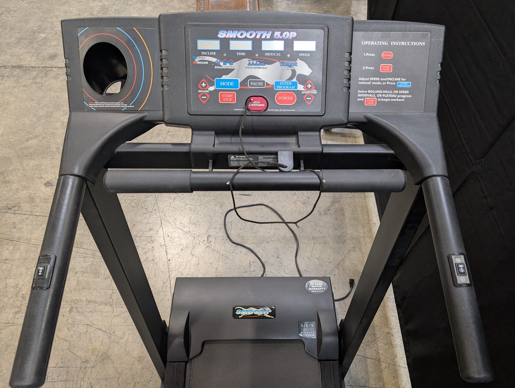 SMOOTH KEYS FITNESS 5.0P Black Treadmill