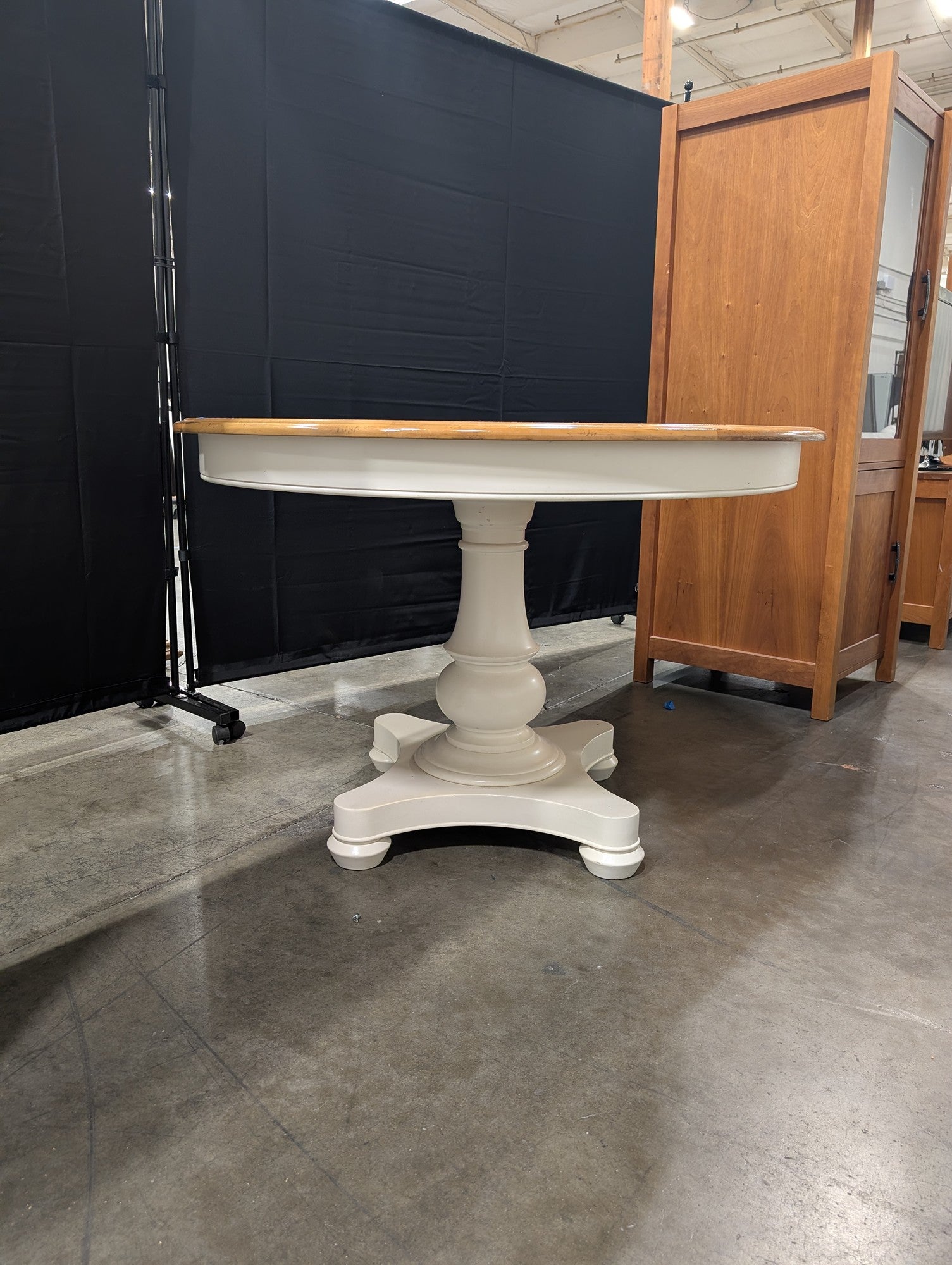 Two-Tone Pedestal Round Dining Table in Wood