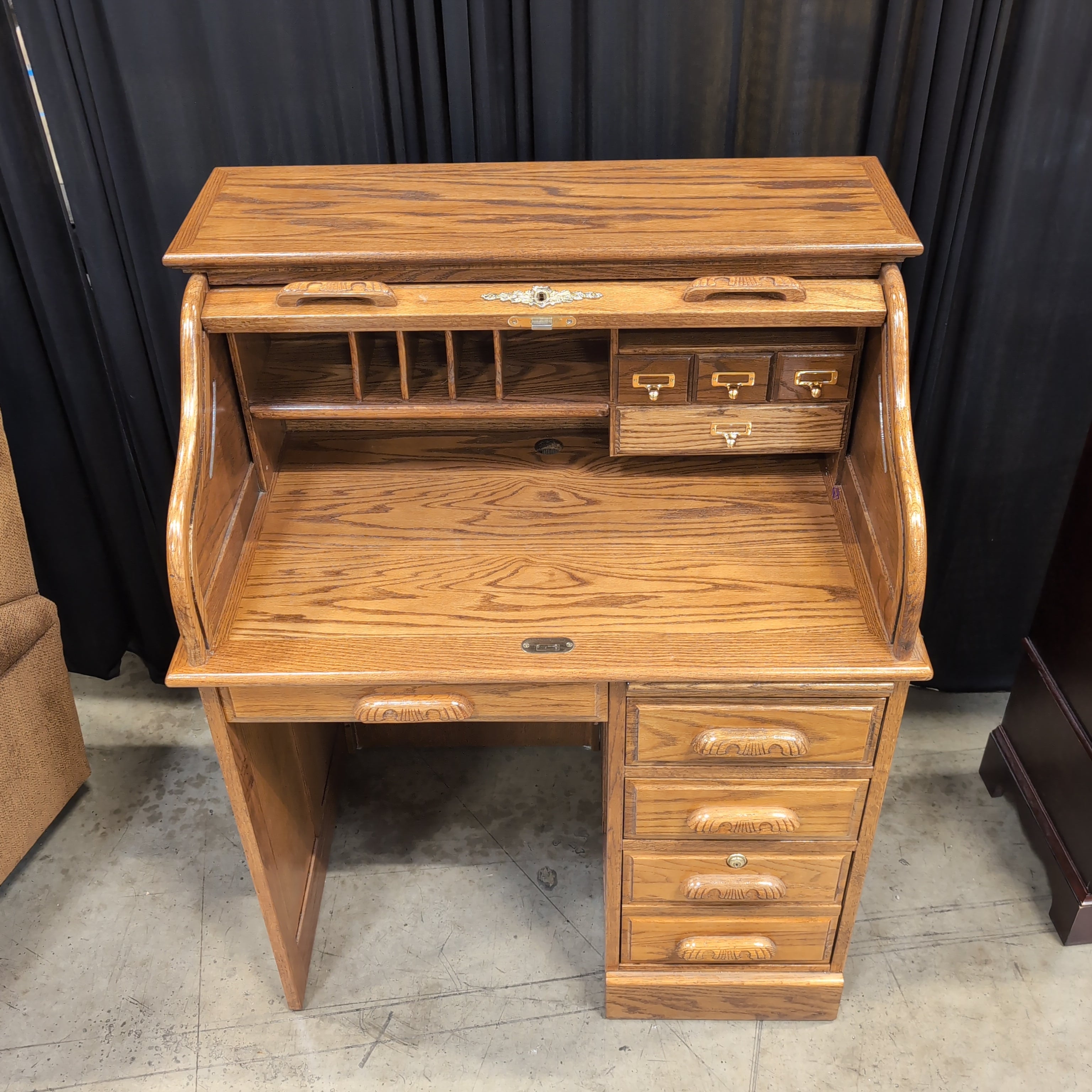 Traditional Oak Roll-Top Desk with Multiple Drawers