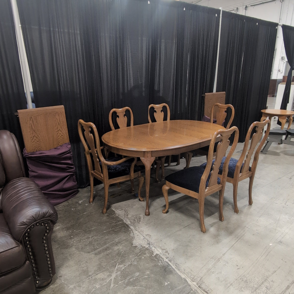 Traditional Oak Oval Dining Table with Six Chairs and Two Leaves