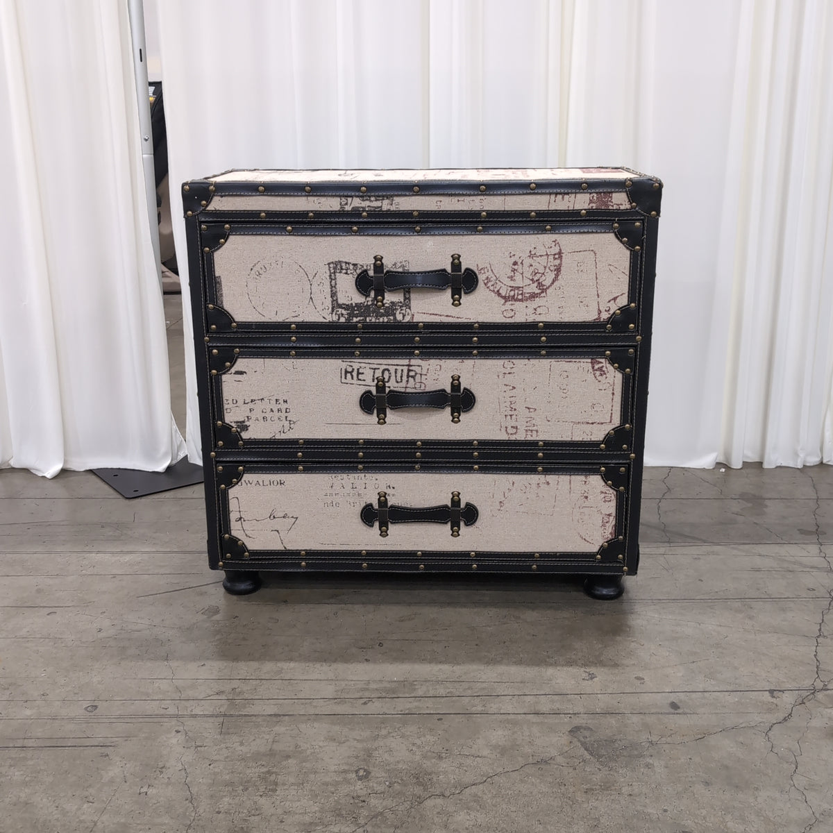 Vintage Style Three-Drawer Accent Chest with Trunk Details